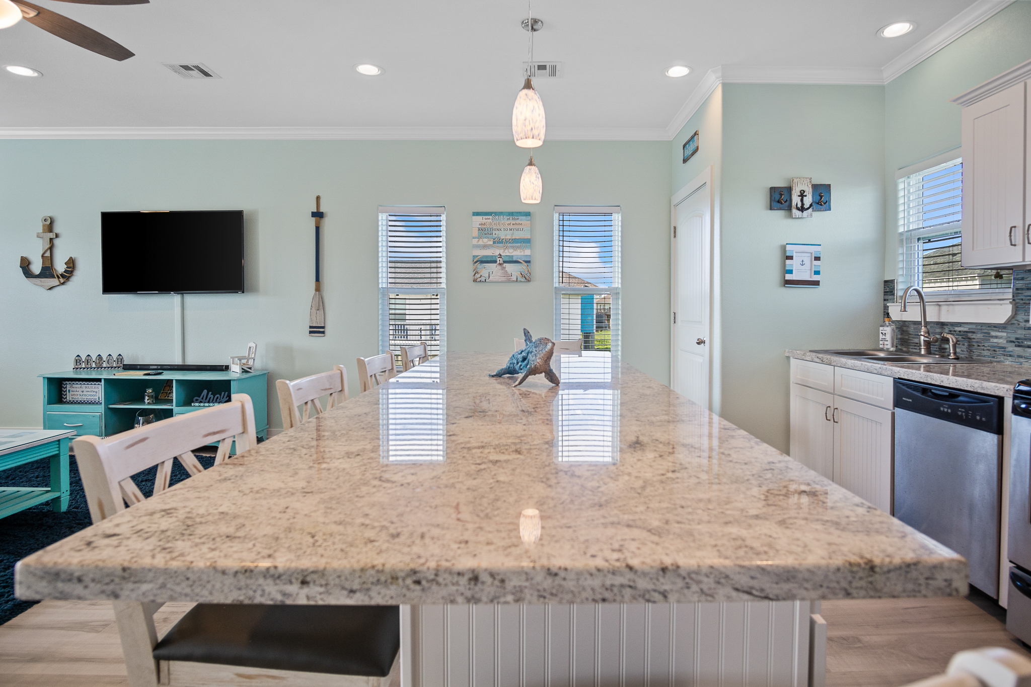 Crew Rest | Photo 17