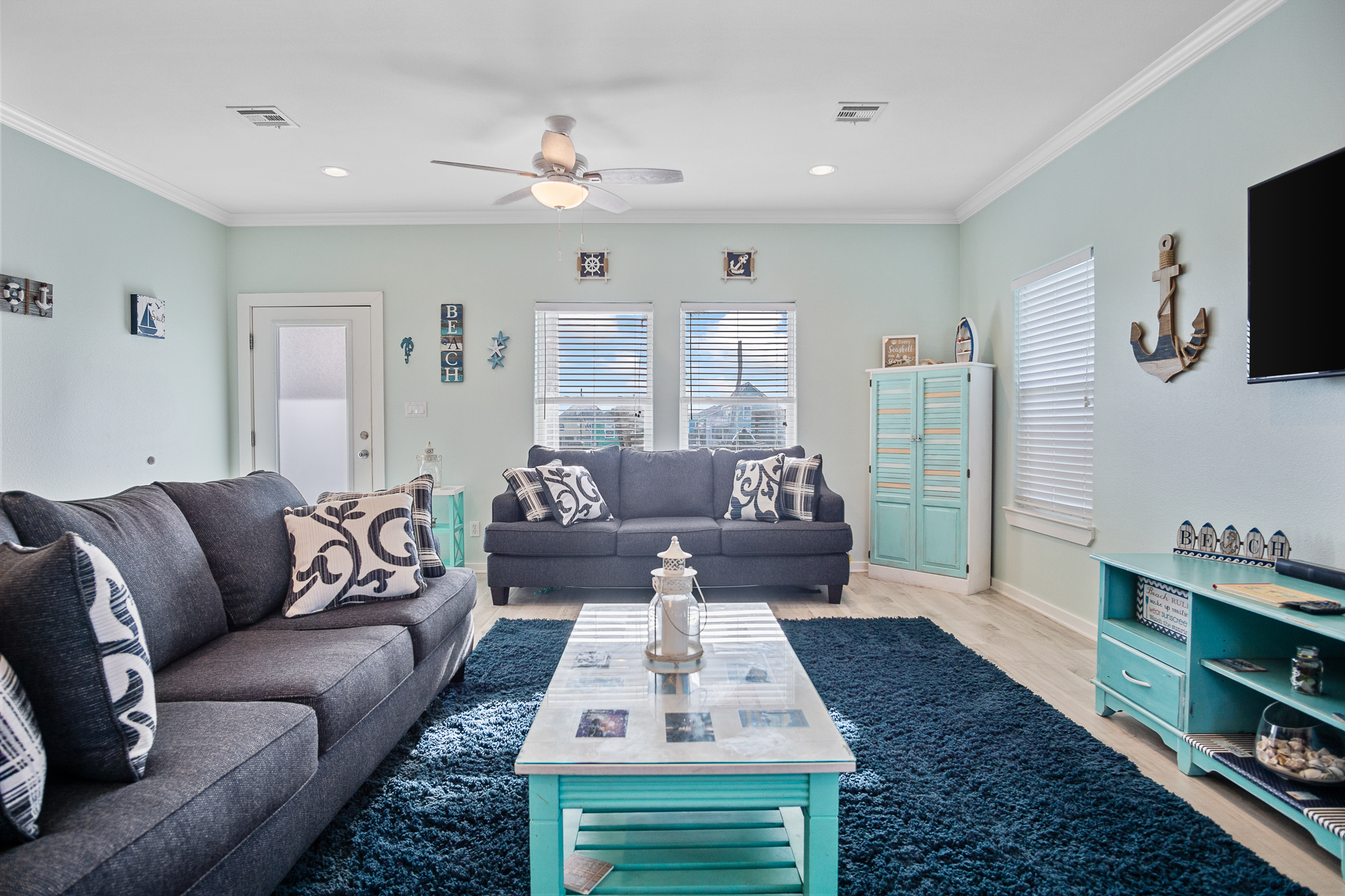 Crew Rest | Photo 23