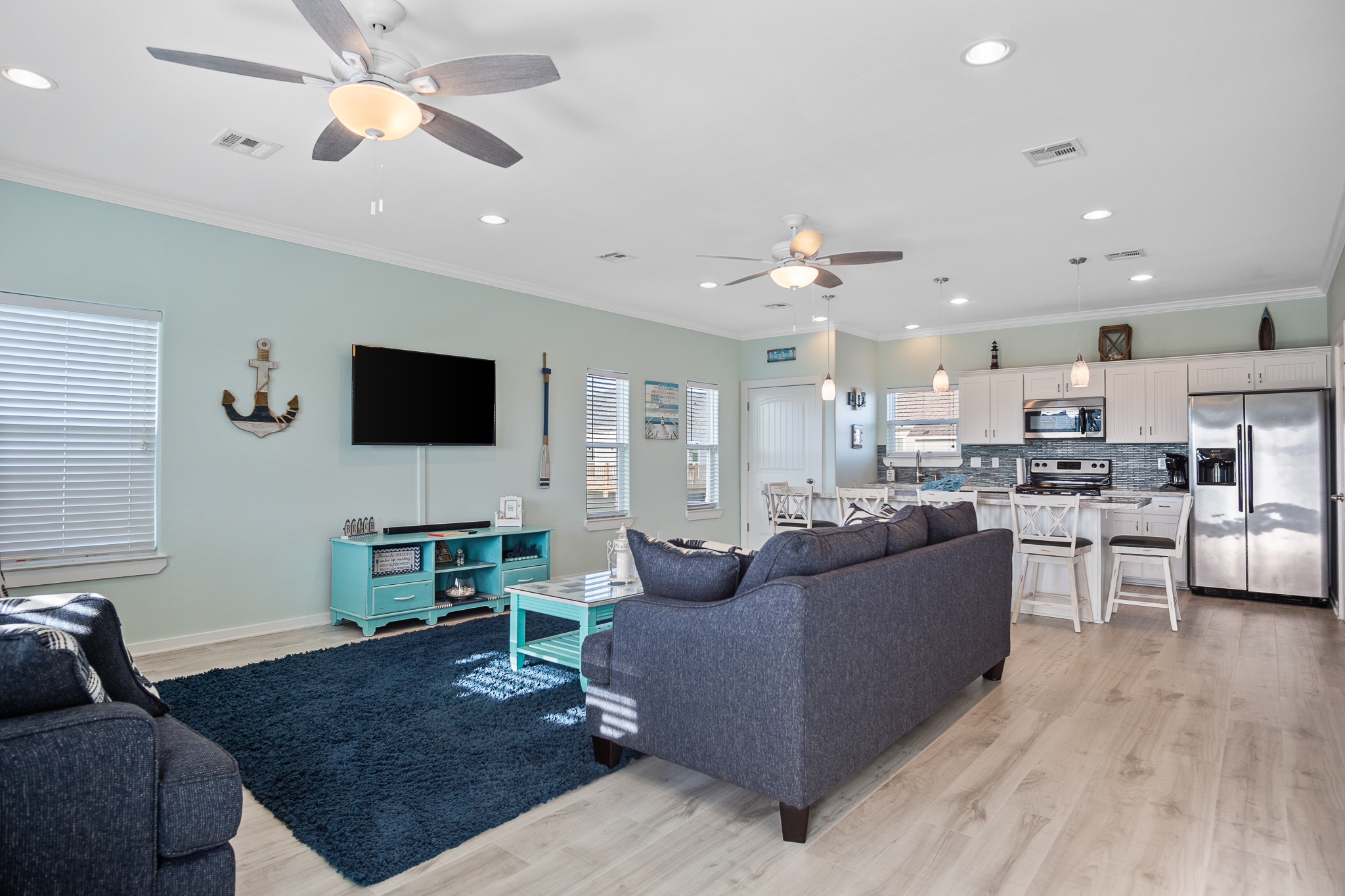 Crew Rest | Photo 18