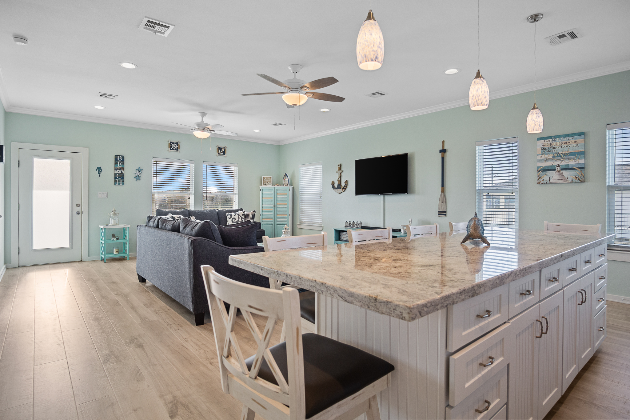 Crew Rest | Photo 14