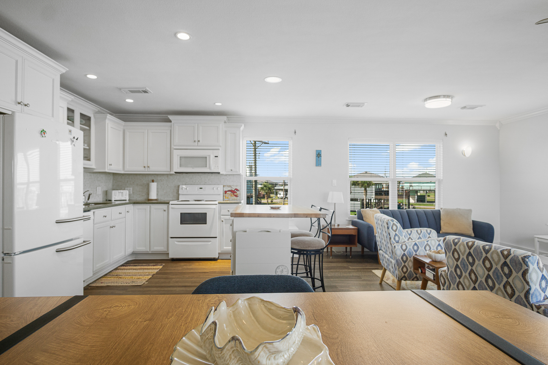 The Regal Beagle | Photo 21