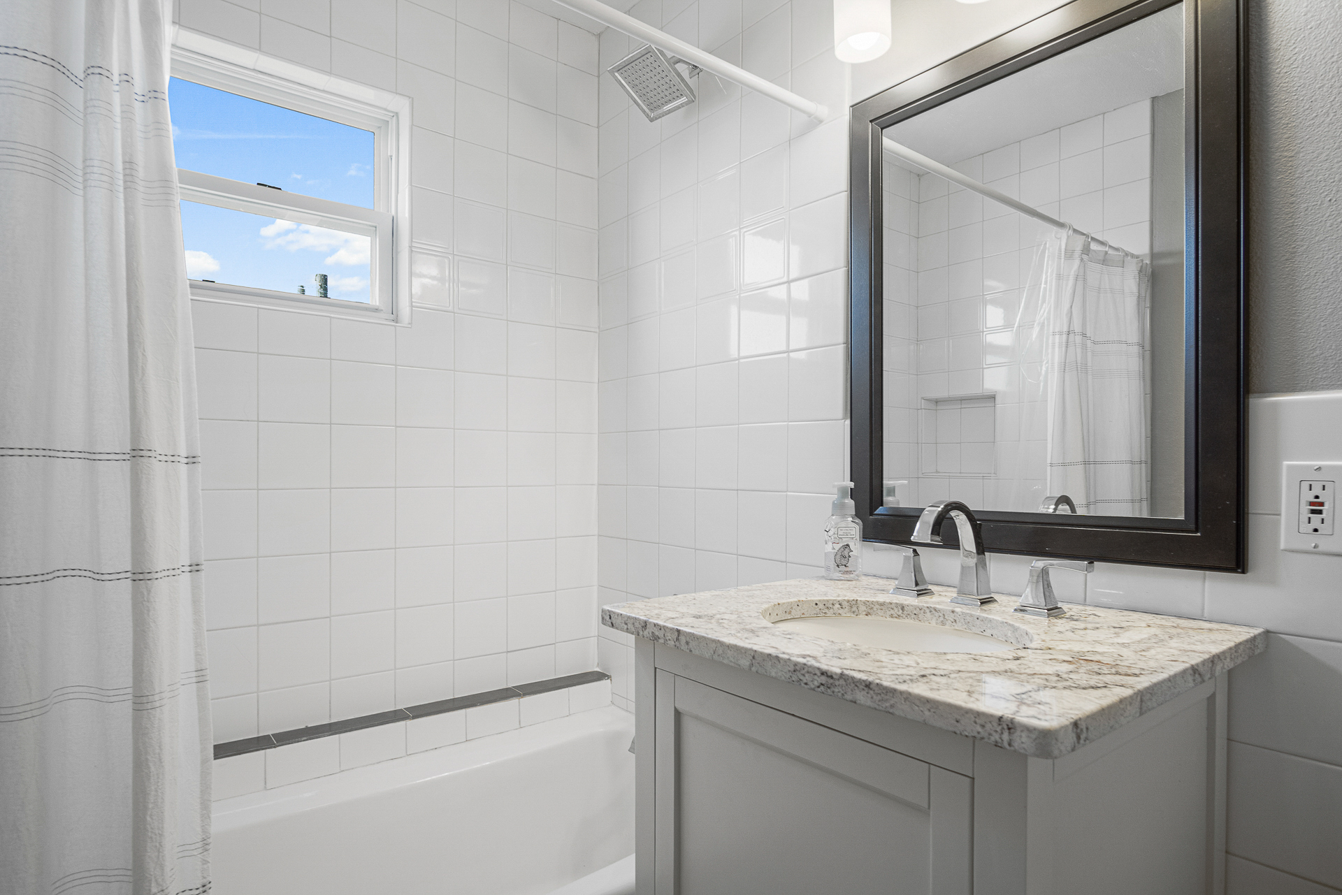 The Regal Beagle | Photo 23