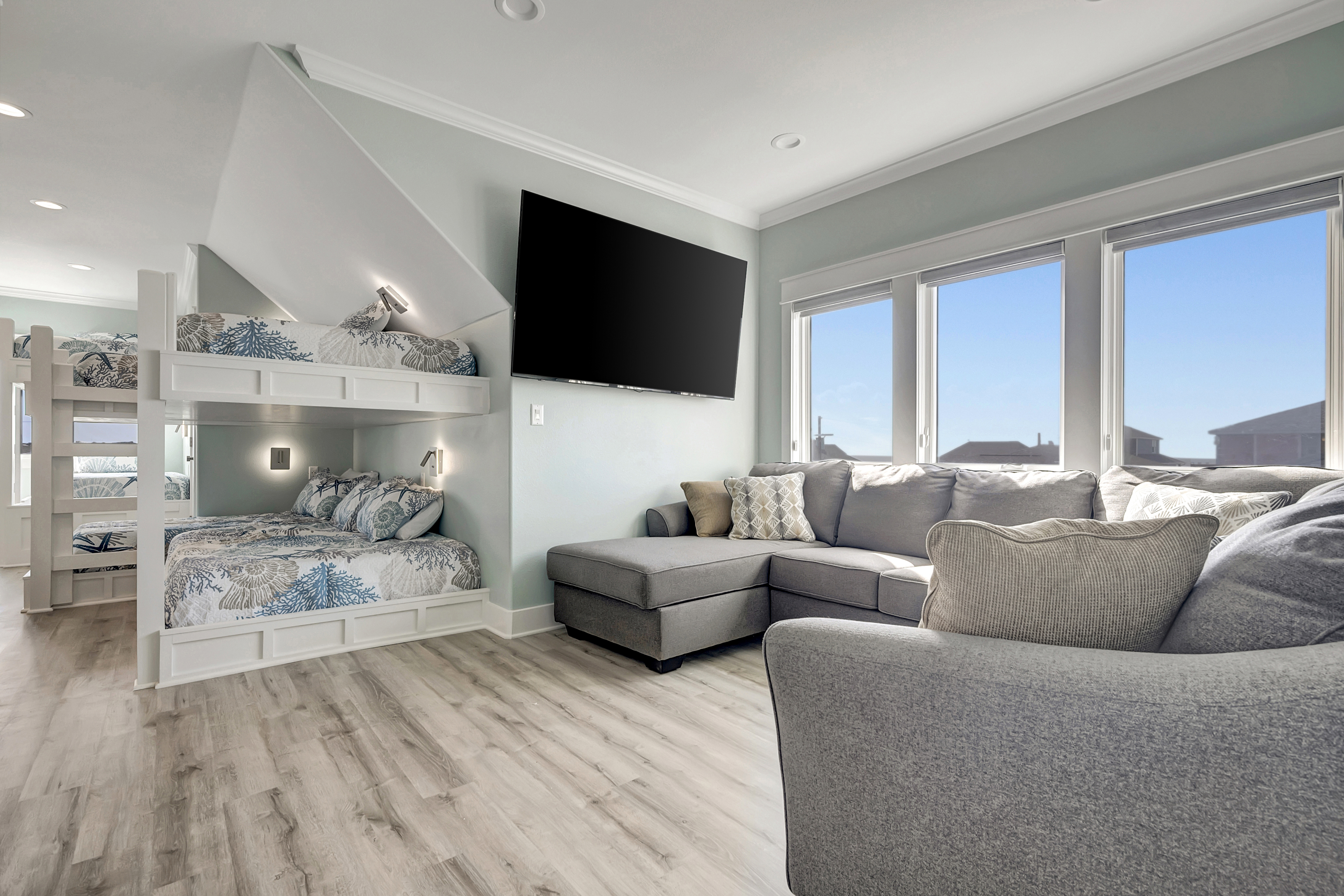 Old Blue Chair | Photo 38