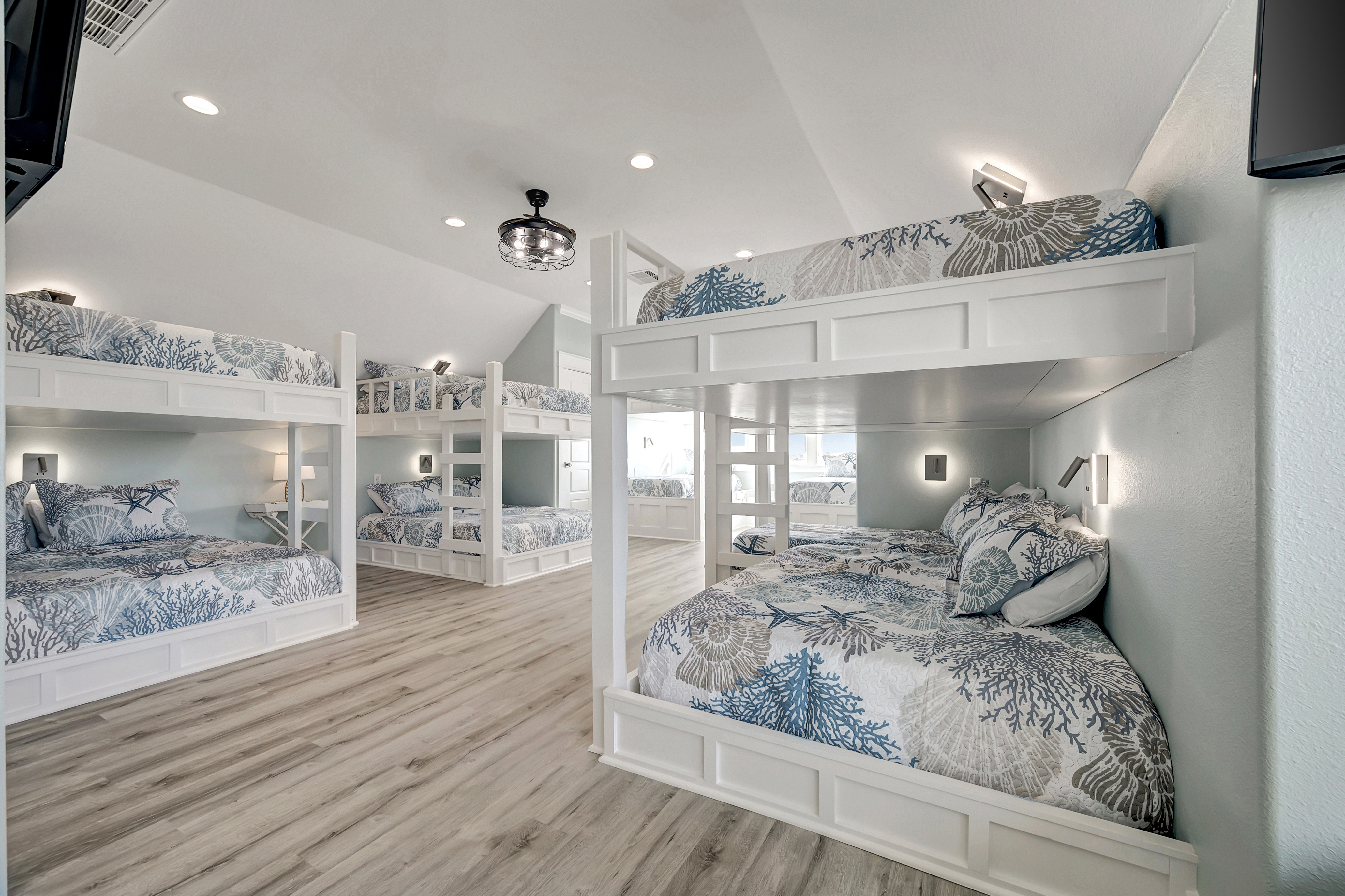 Old Blue Chair | Photo 31