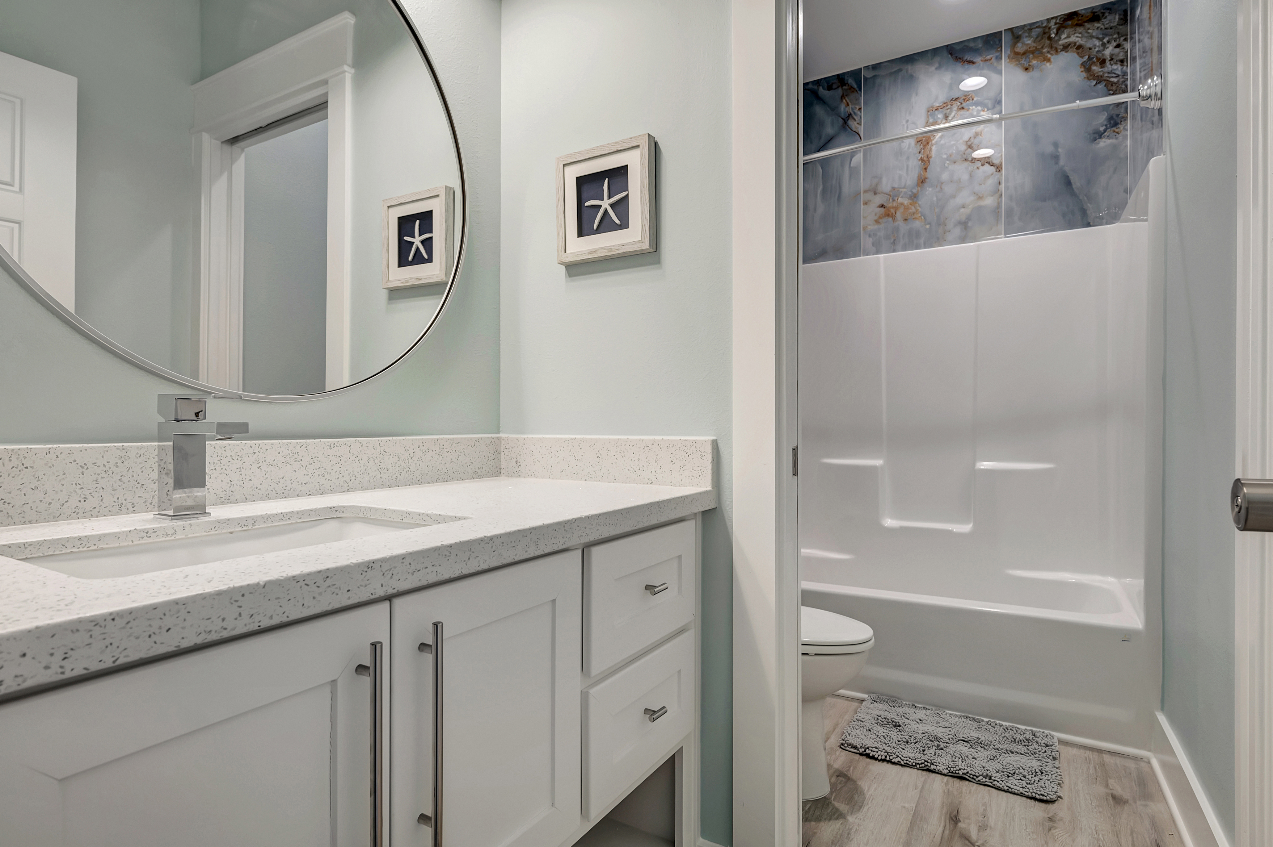 Old Blue Chair | Photo 40