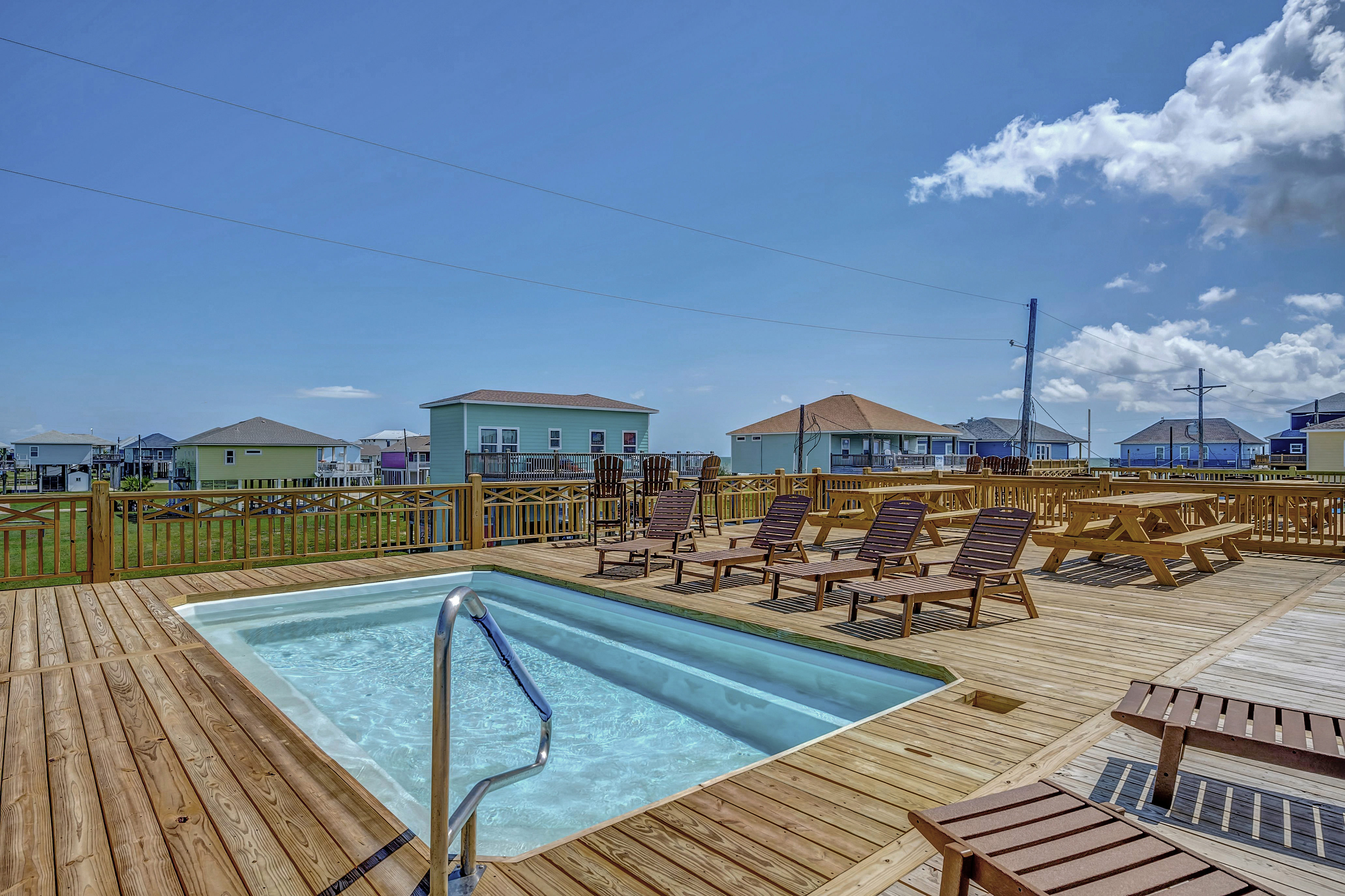 Sunny & 75 | Photo 7