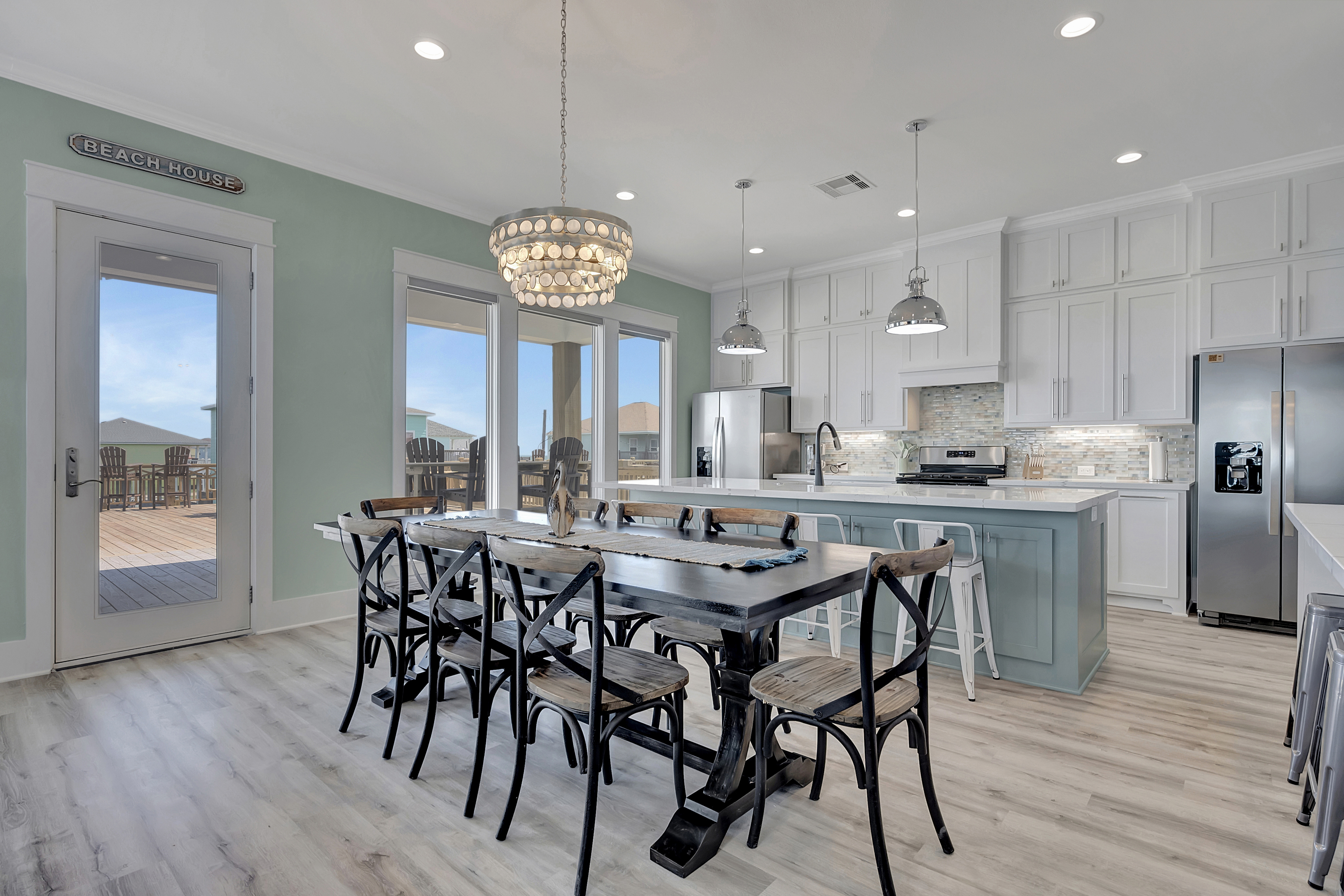 Sunny & 75 | Photo 15