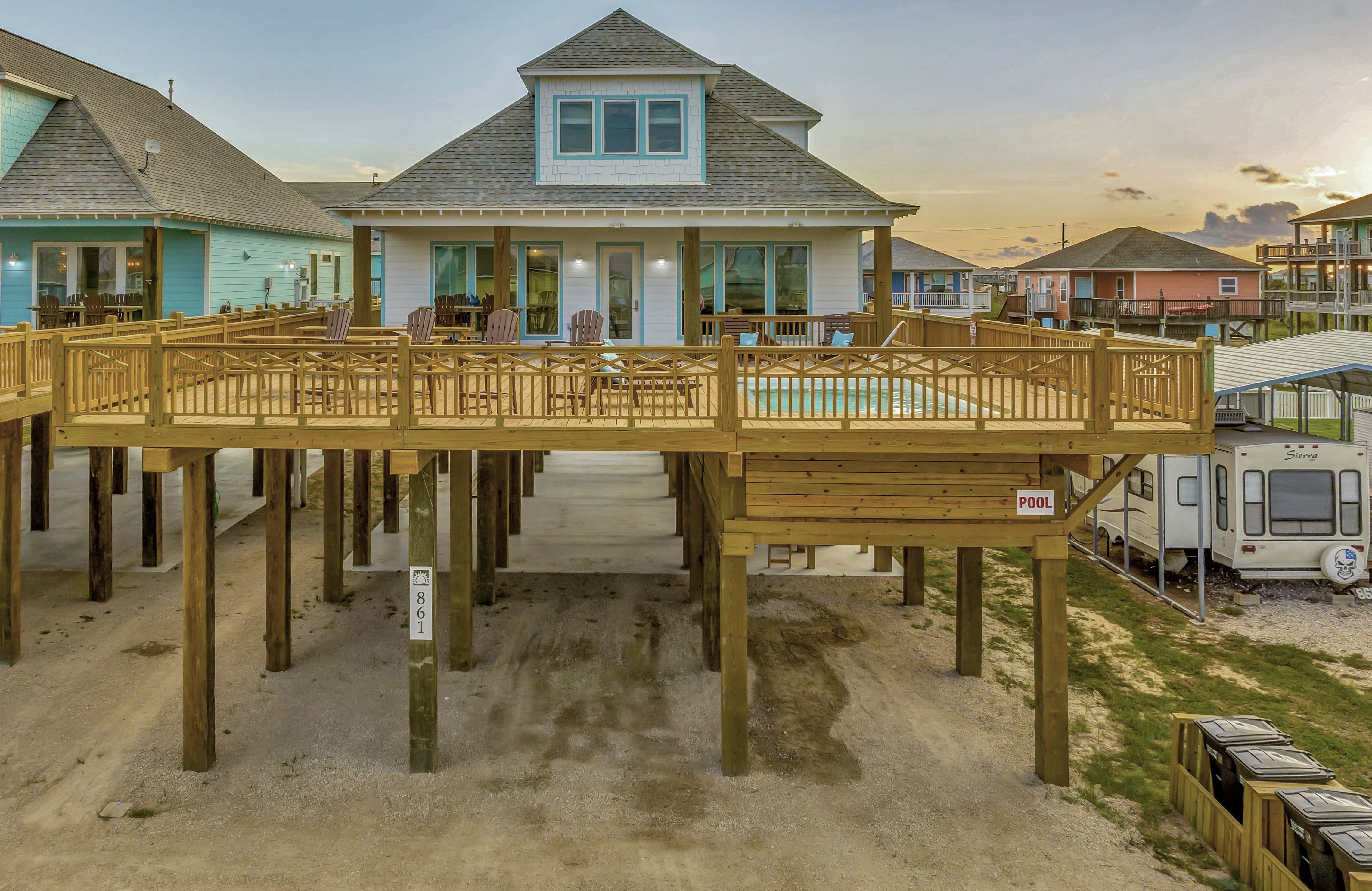 Sunny & 75 | Photo 3