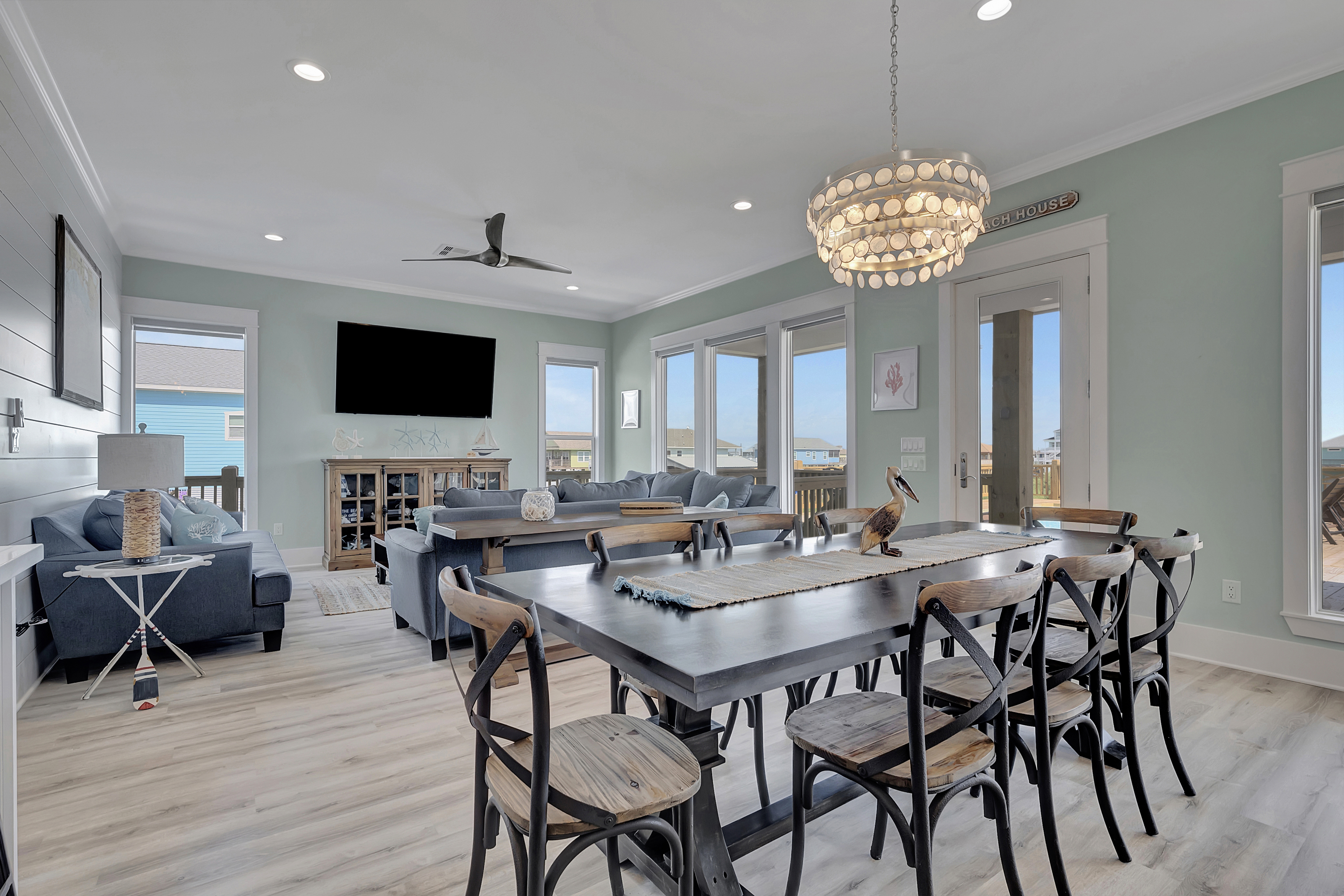 Sunny & 75 | Photo 16