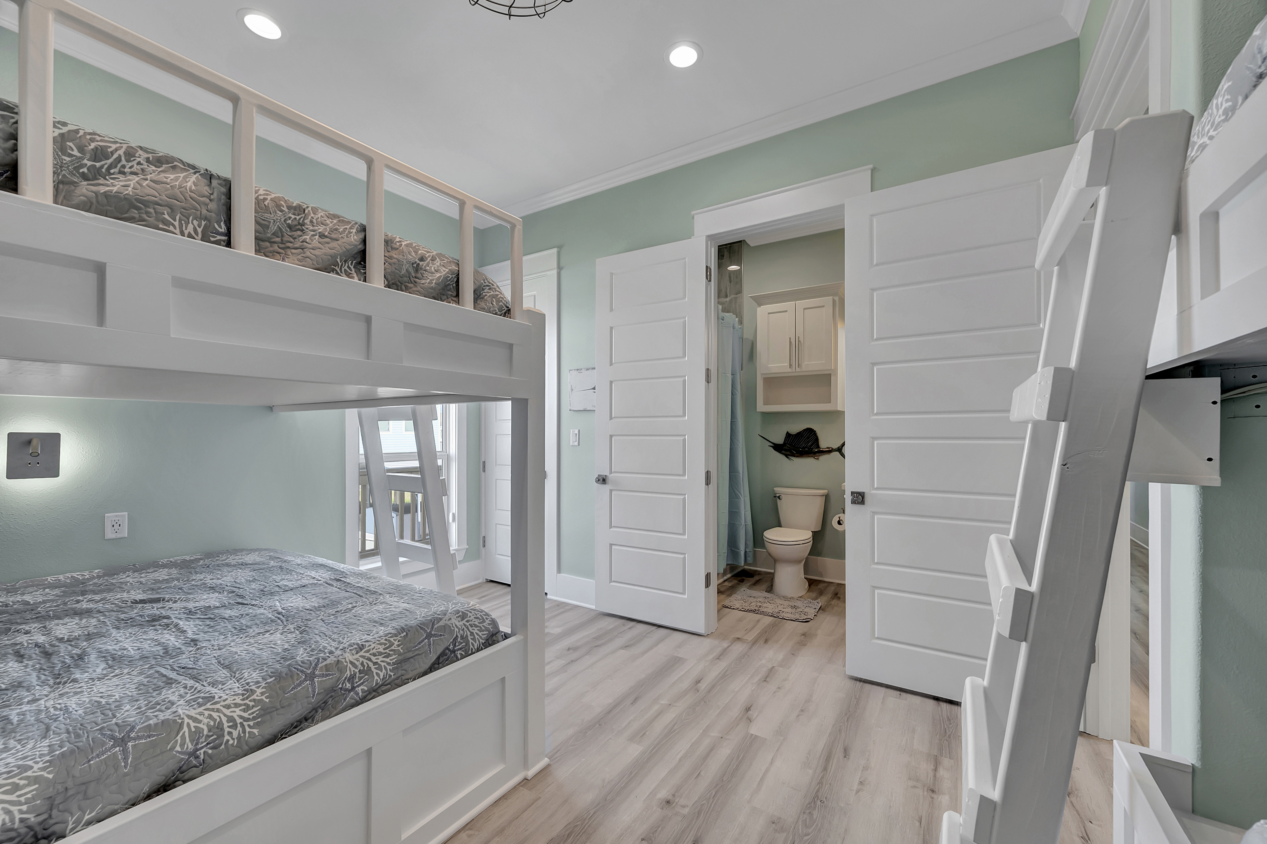 Sunny & 75 | Photo 32