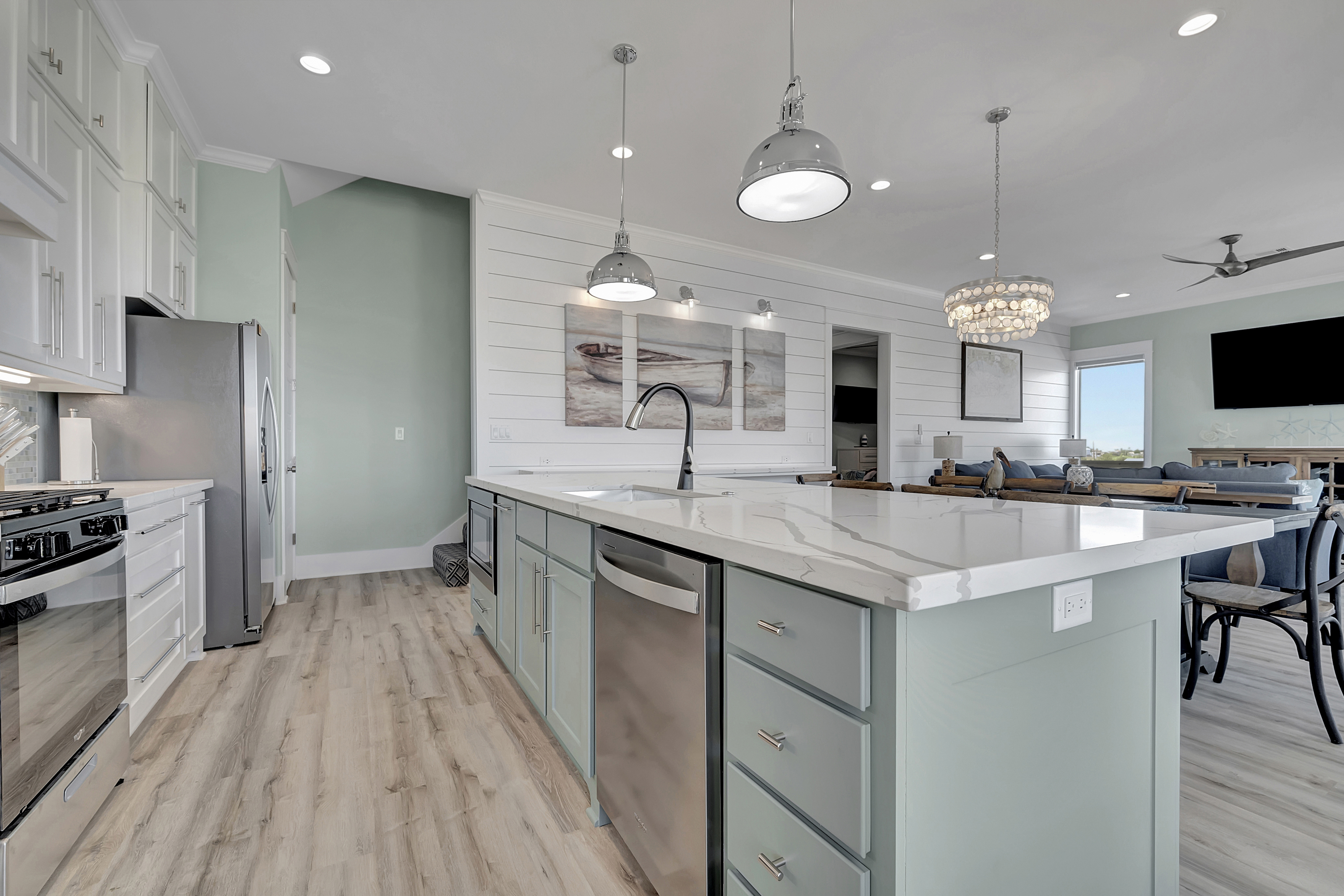 Sunny & 75 | Photo 22