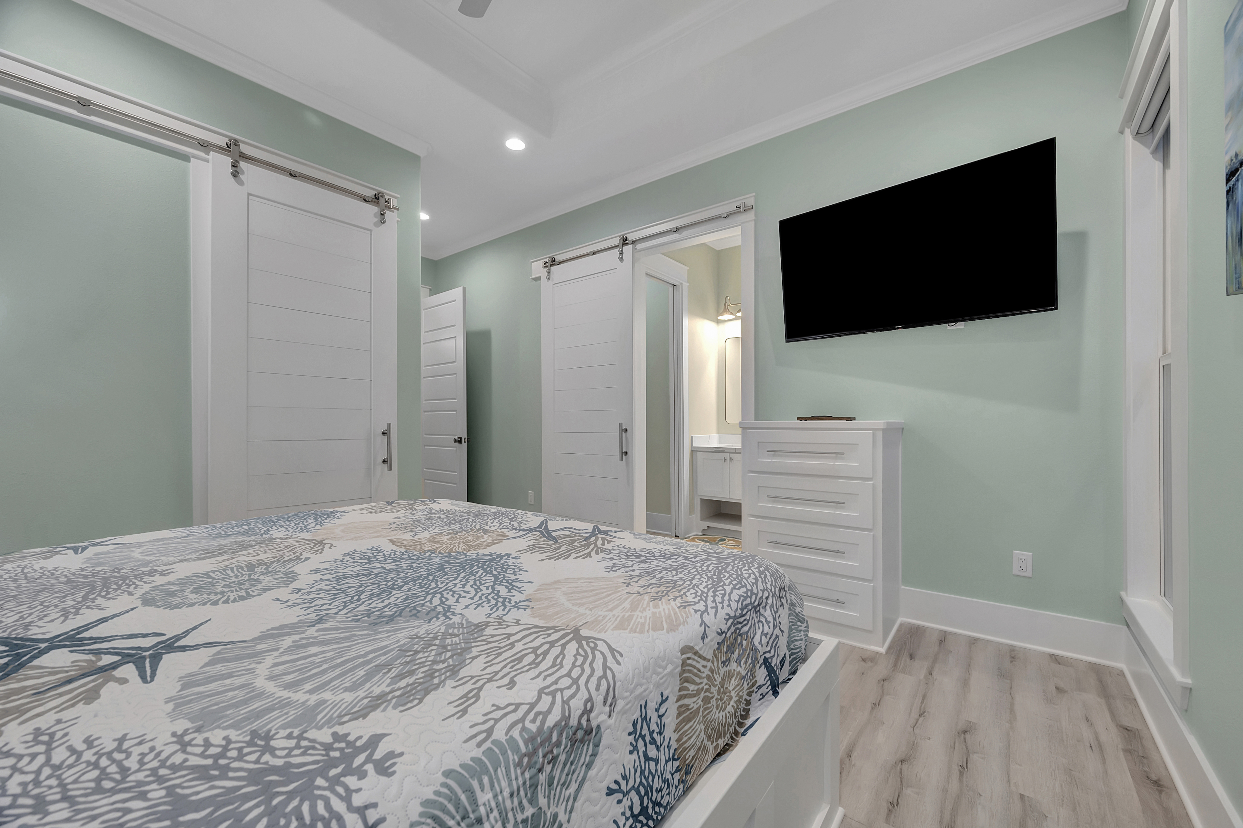 Sunny & 75 | Photo 24