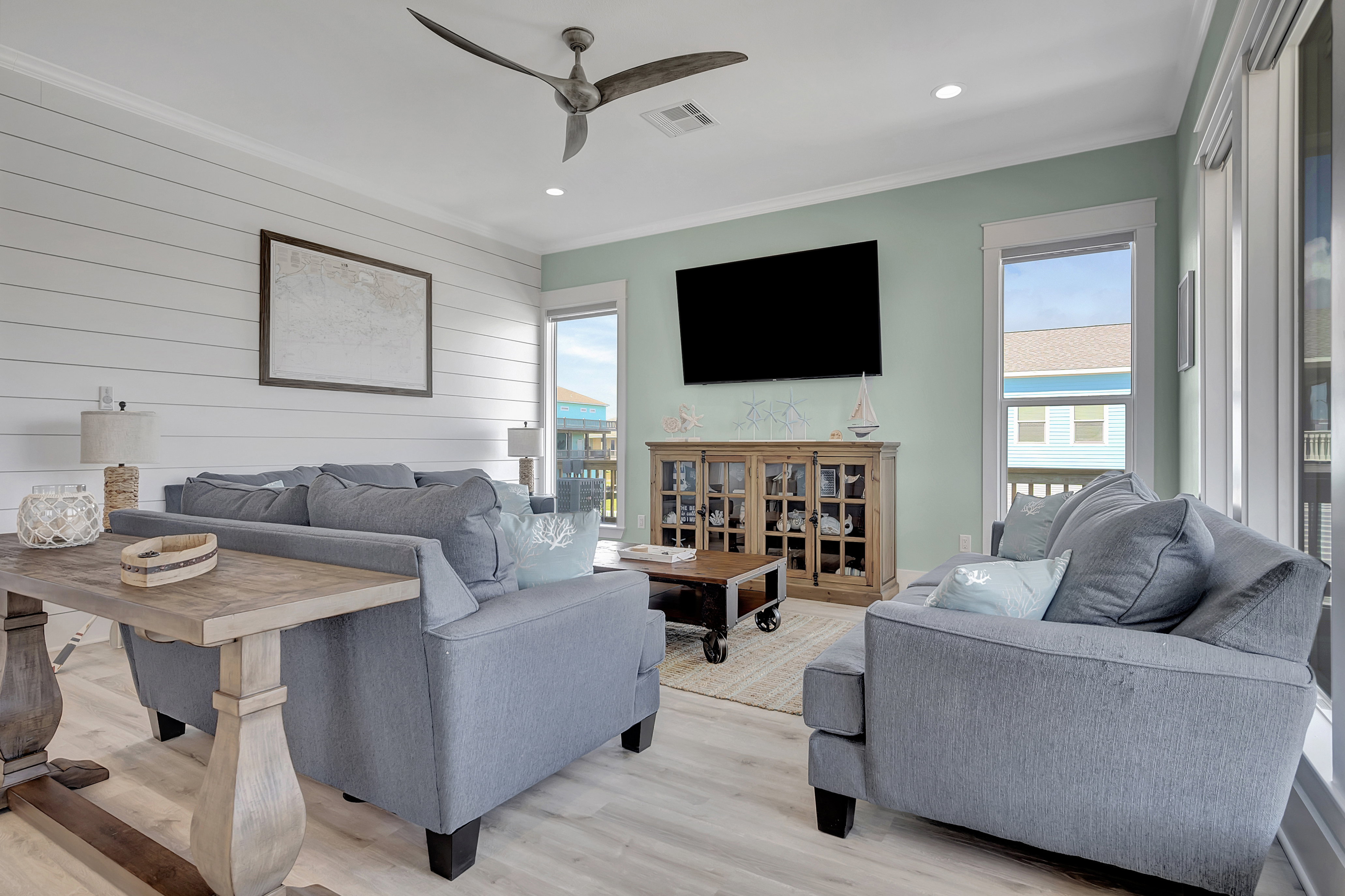 Sunny & 75 | Photo 13