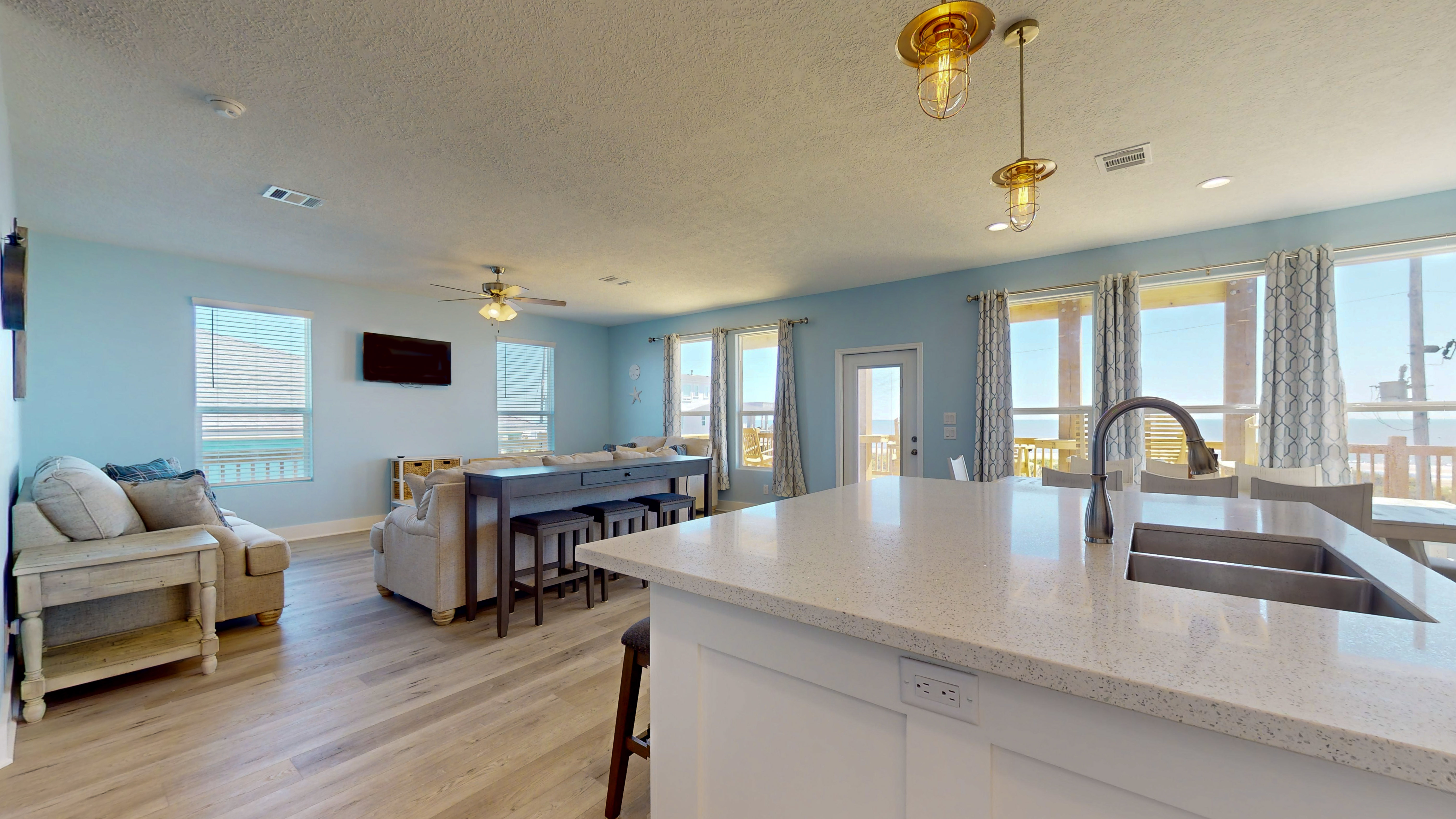 7 Day Weekend | Photo 38