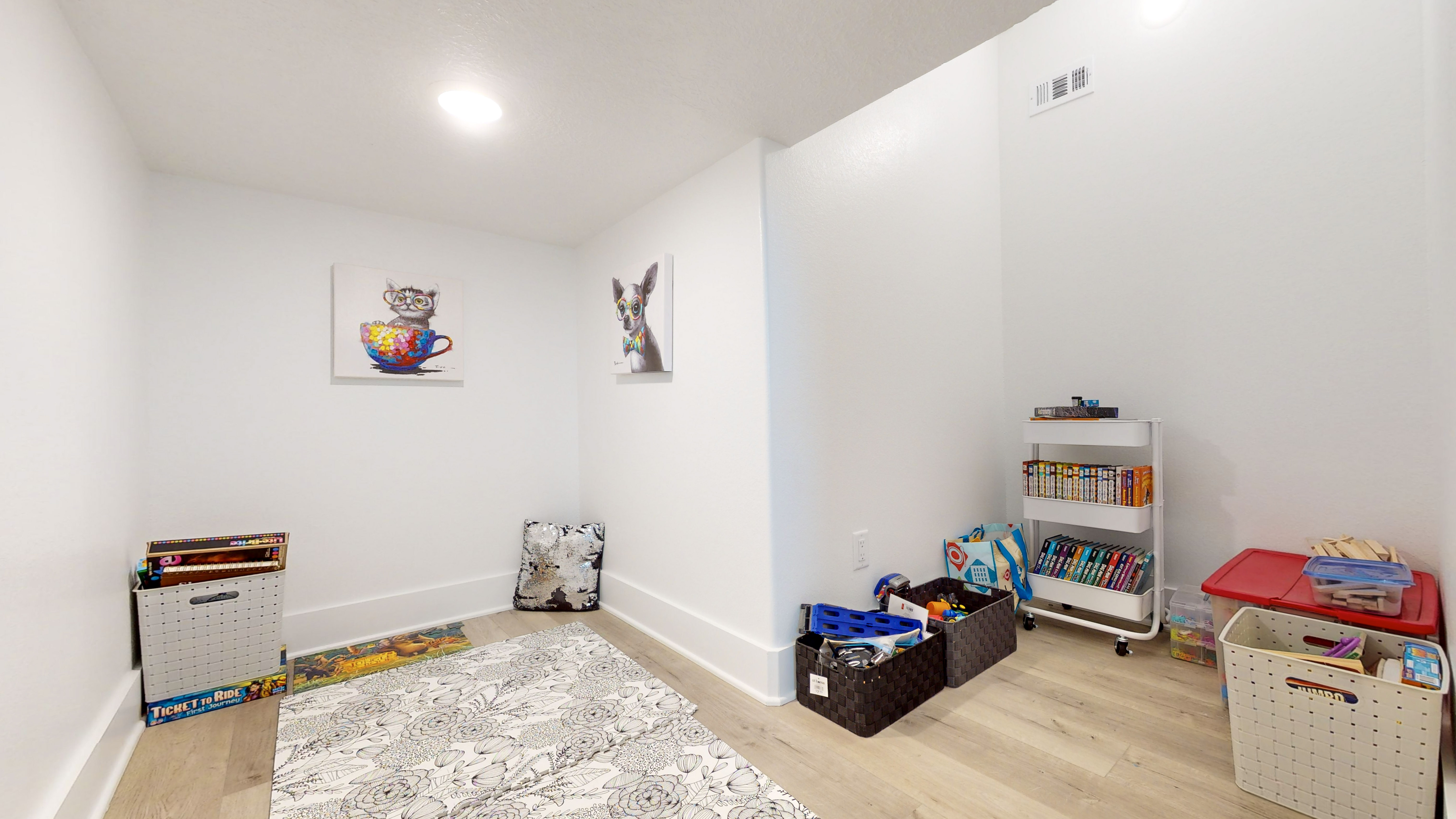 7 Day Weekend | Photo 49