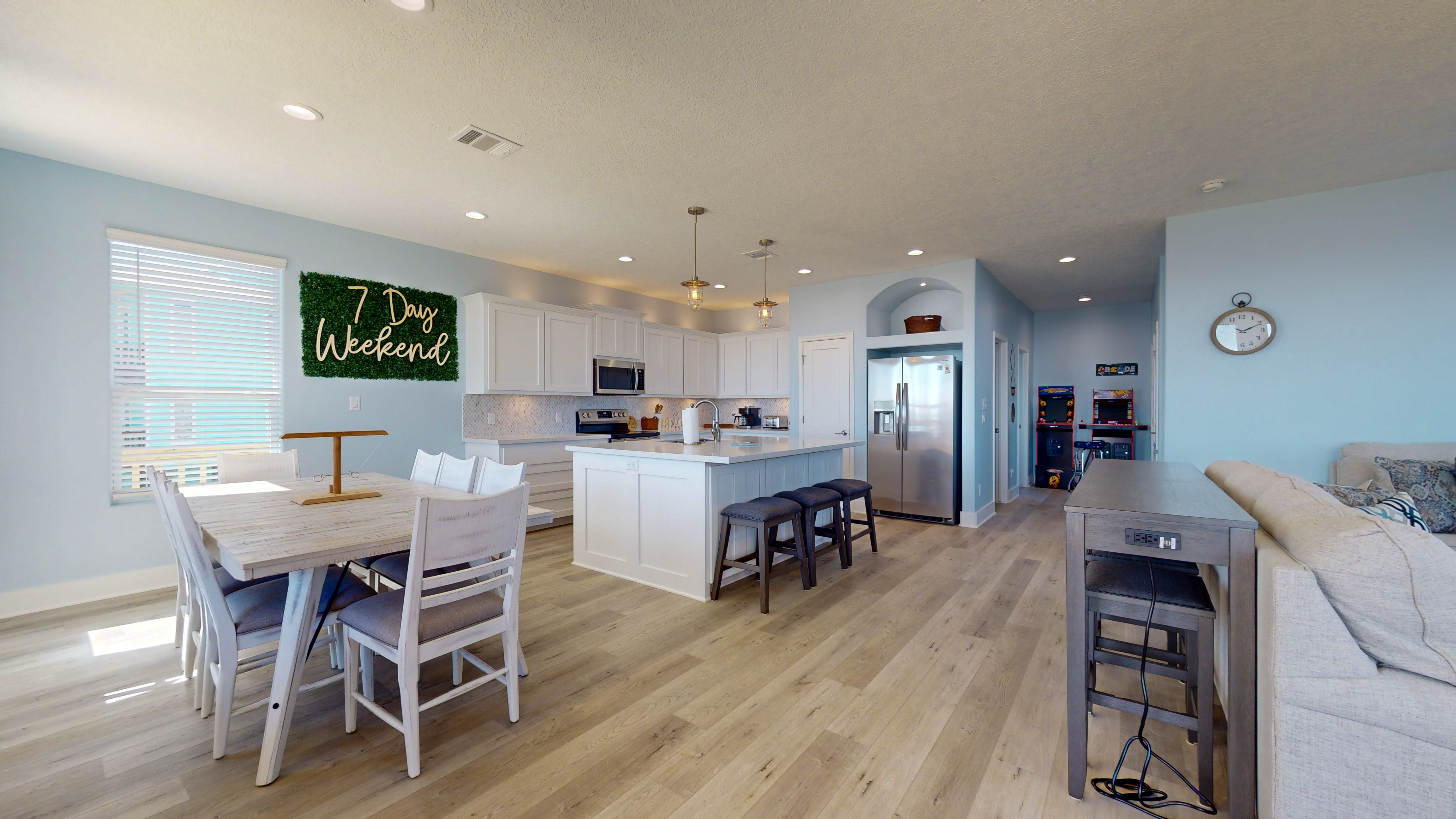 7 Day Weekend | Photo 36