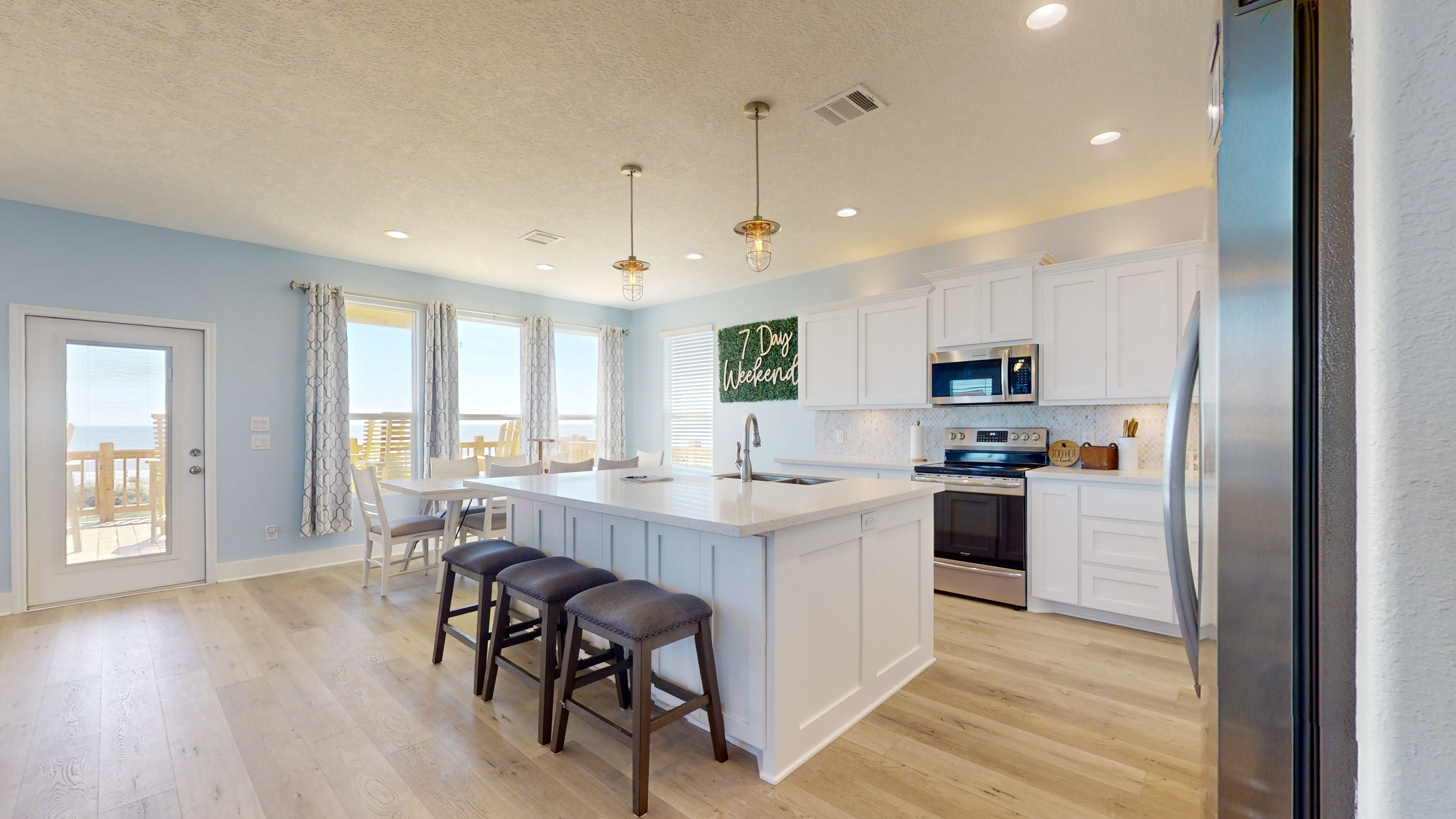 7 Day Weekend | Photo 39