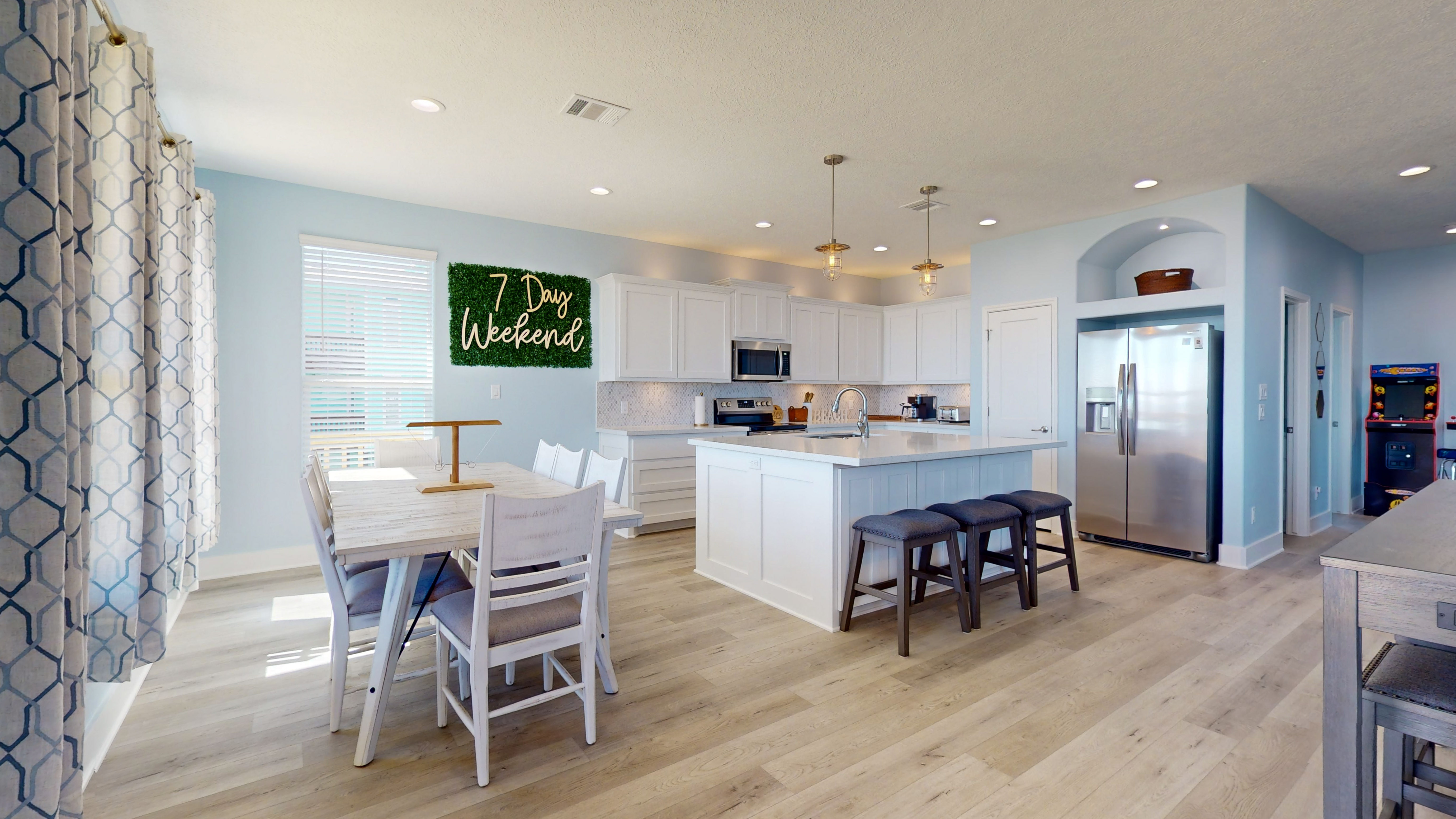 7 Day Weekend | Photo 33