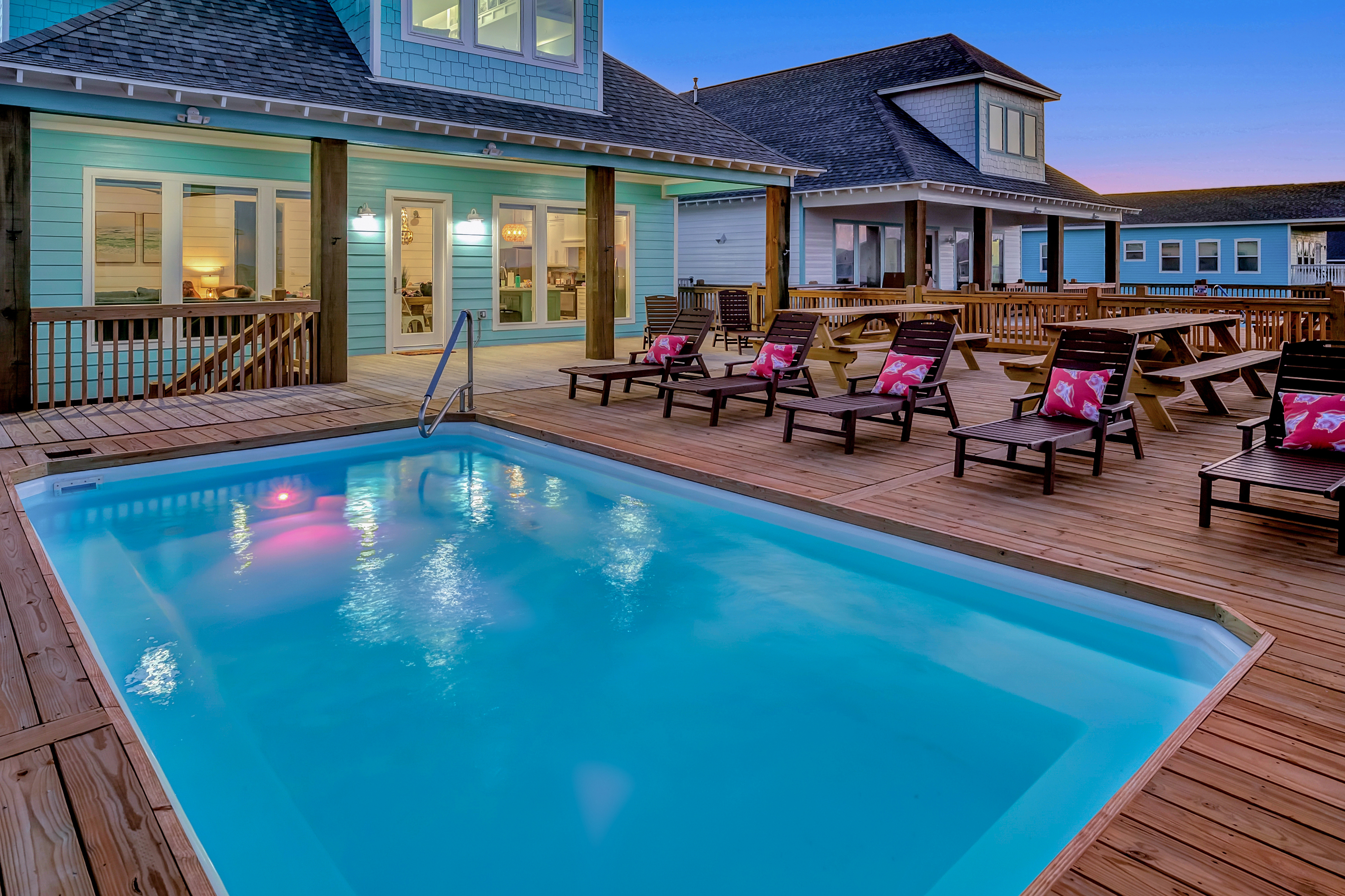 5 O' Clock Somewhere | Photo 3