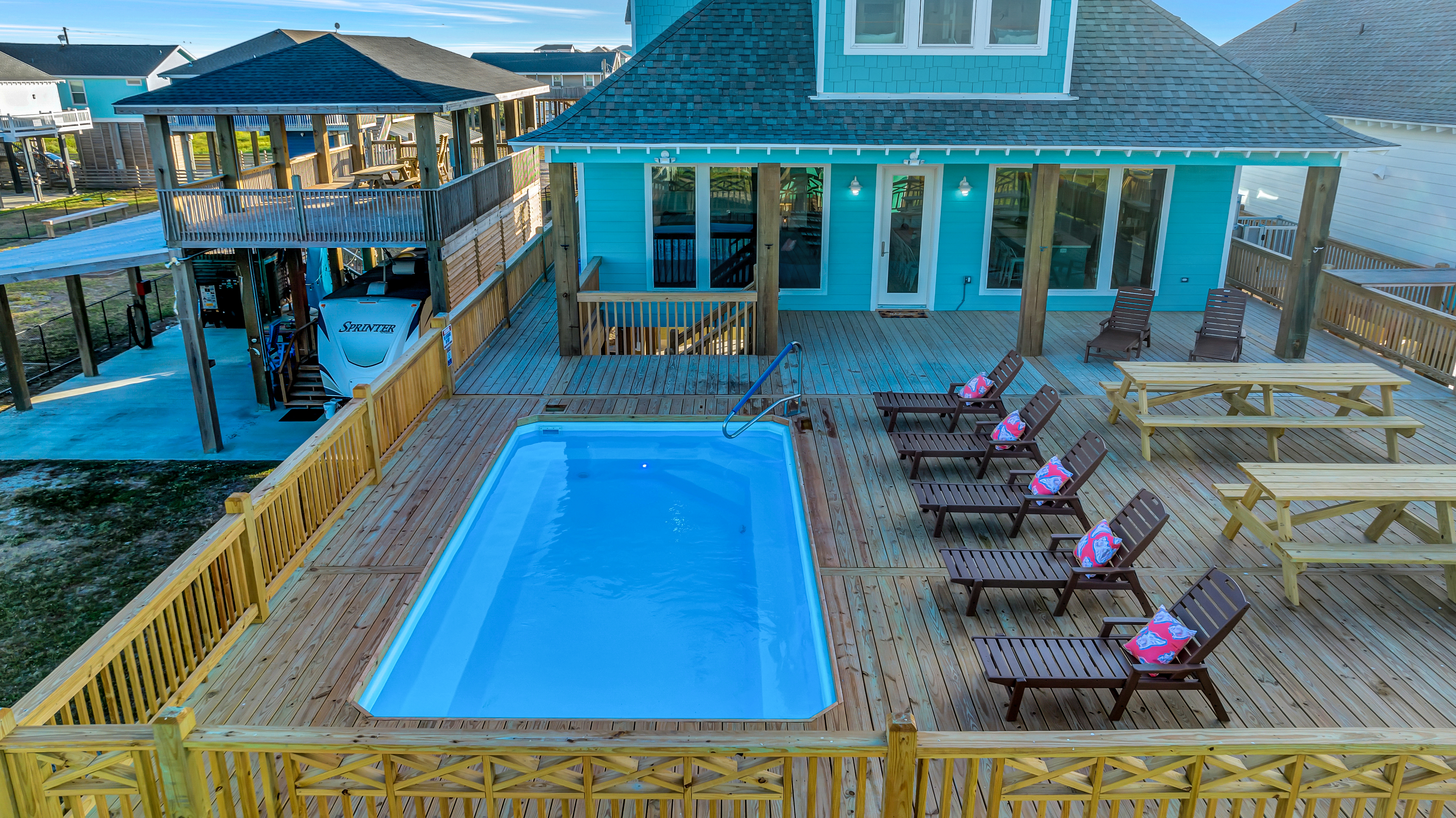 5 O' Clock Somewhere | Photo 6