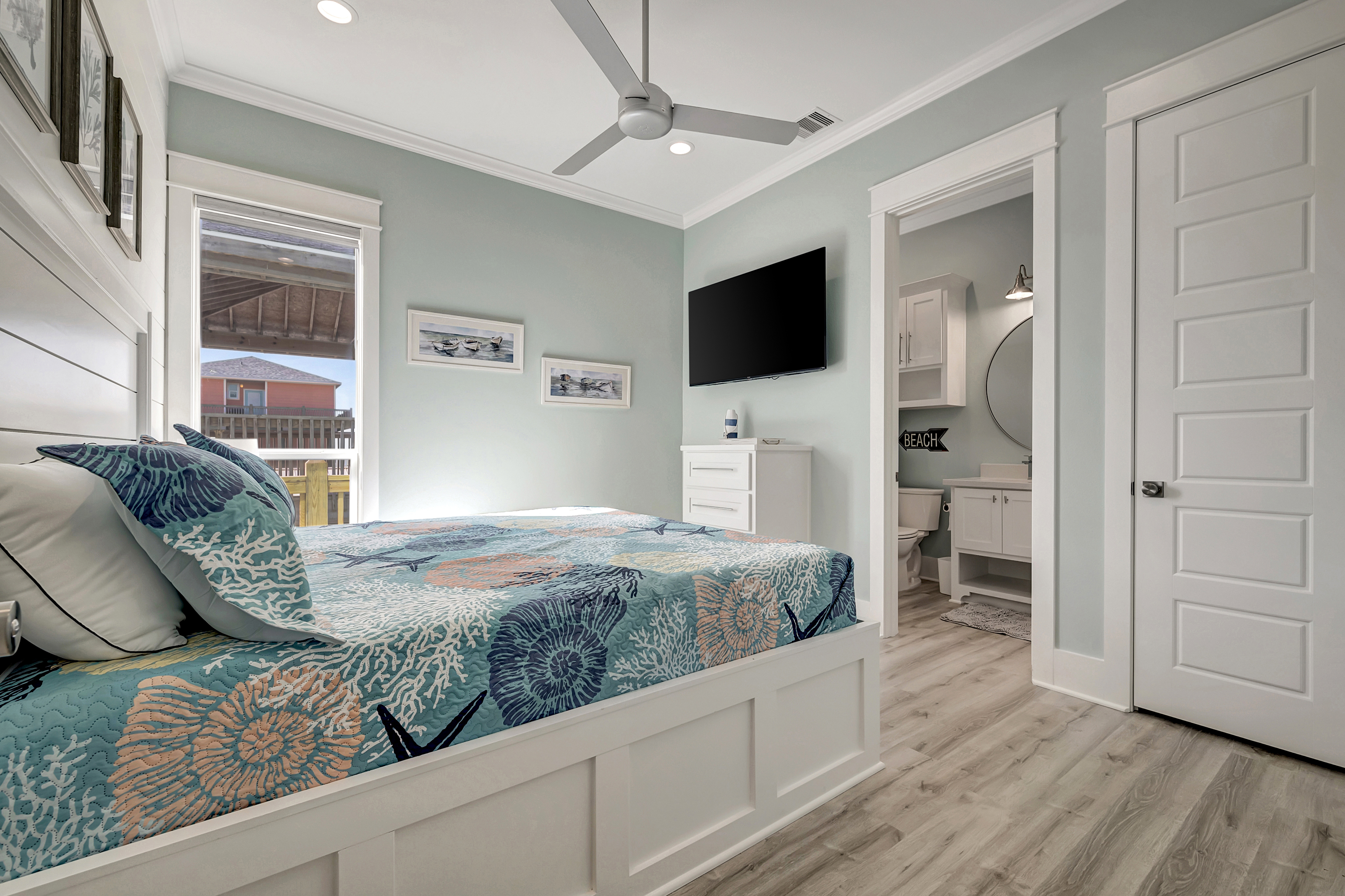 5 O' Clock Somewhere | Photo 19