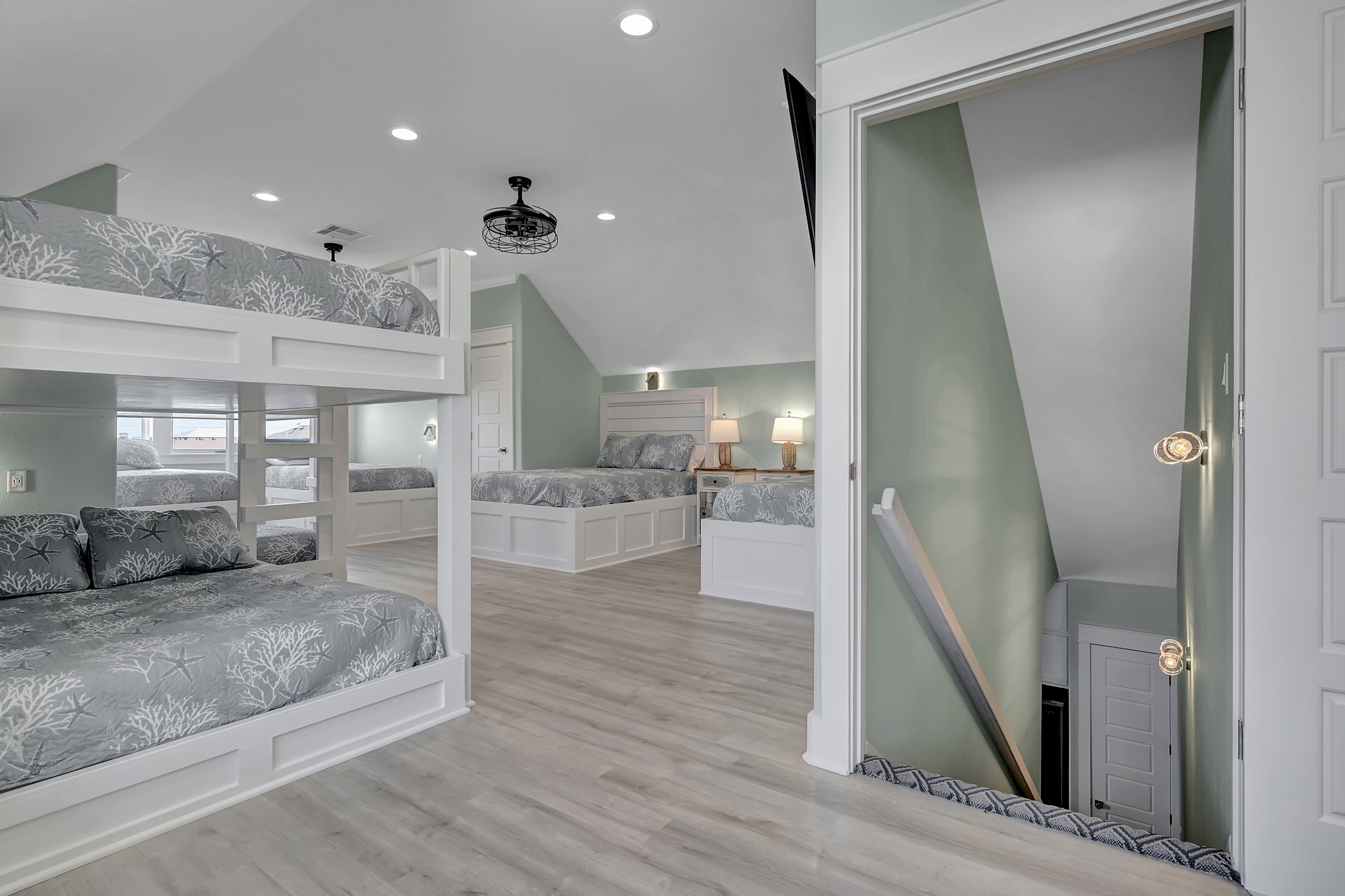 5 O' Clock Somewhere | Photo 100