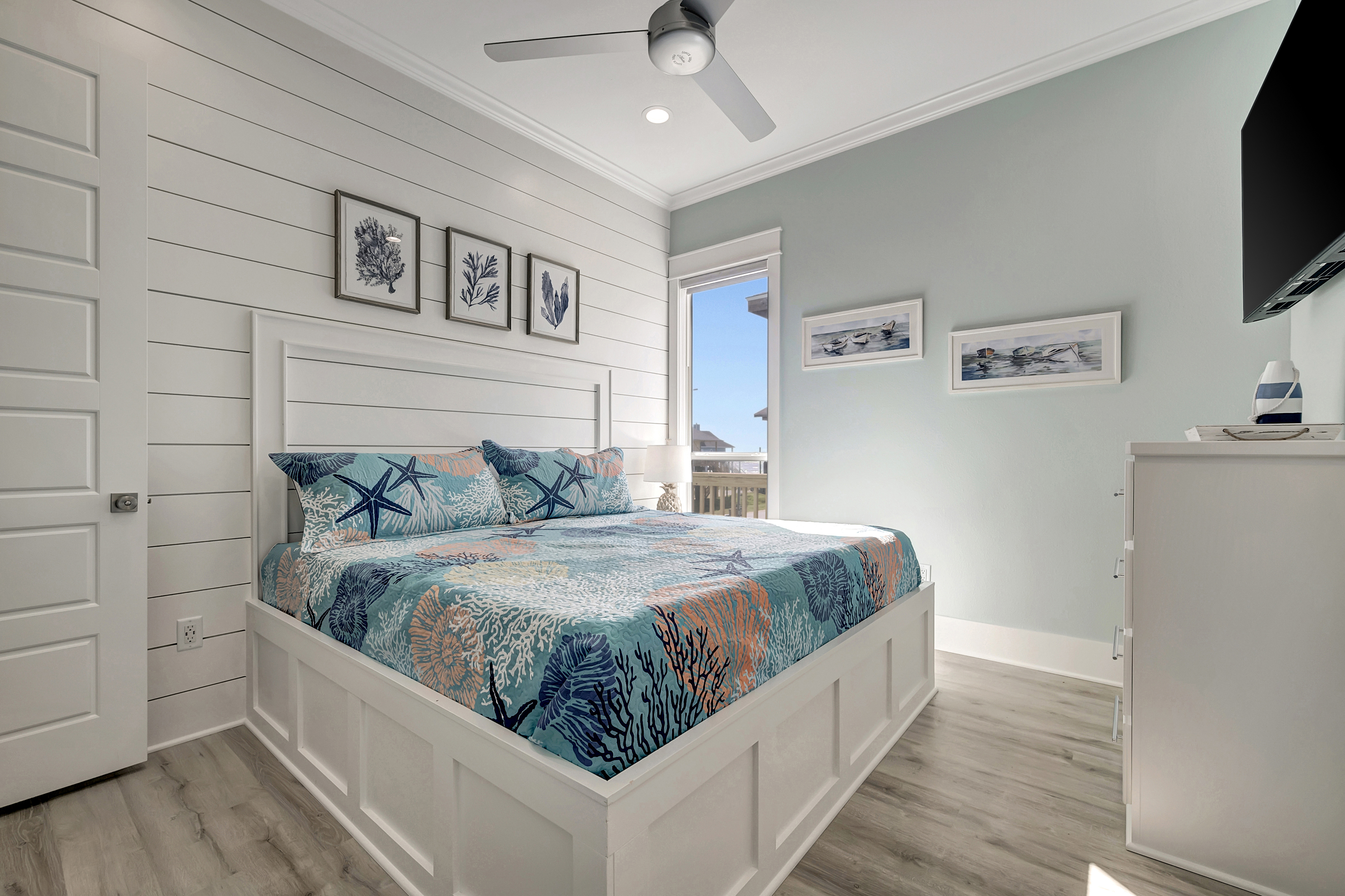 5 O' Clock Somewhere | Photo 23