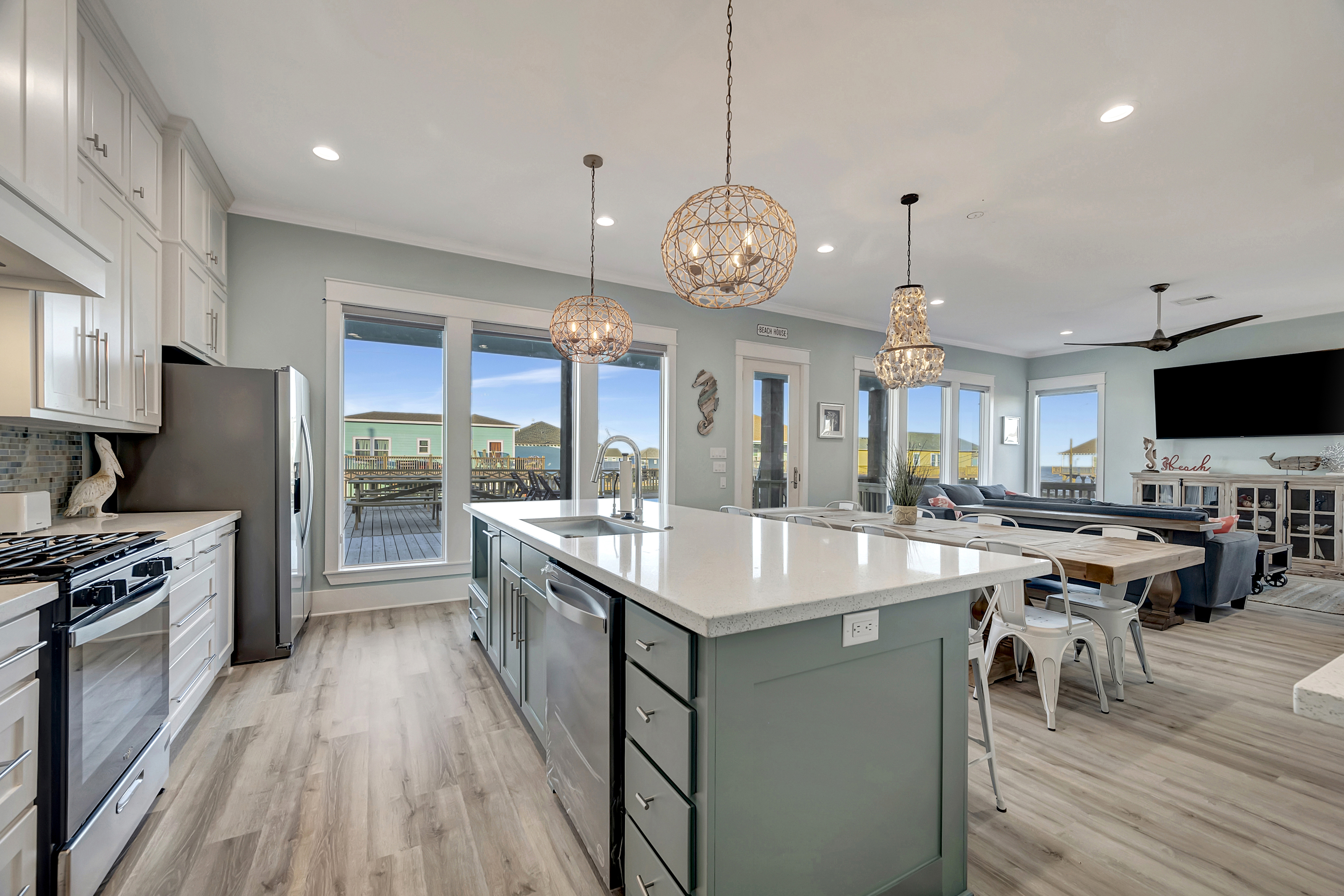 5 O' Clock Somewhere | Photo 16