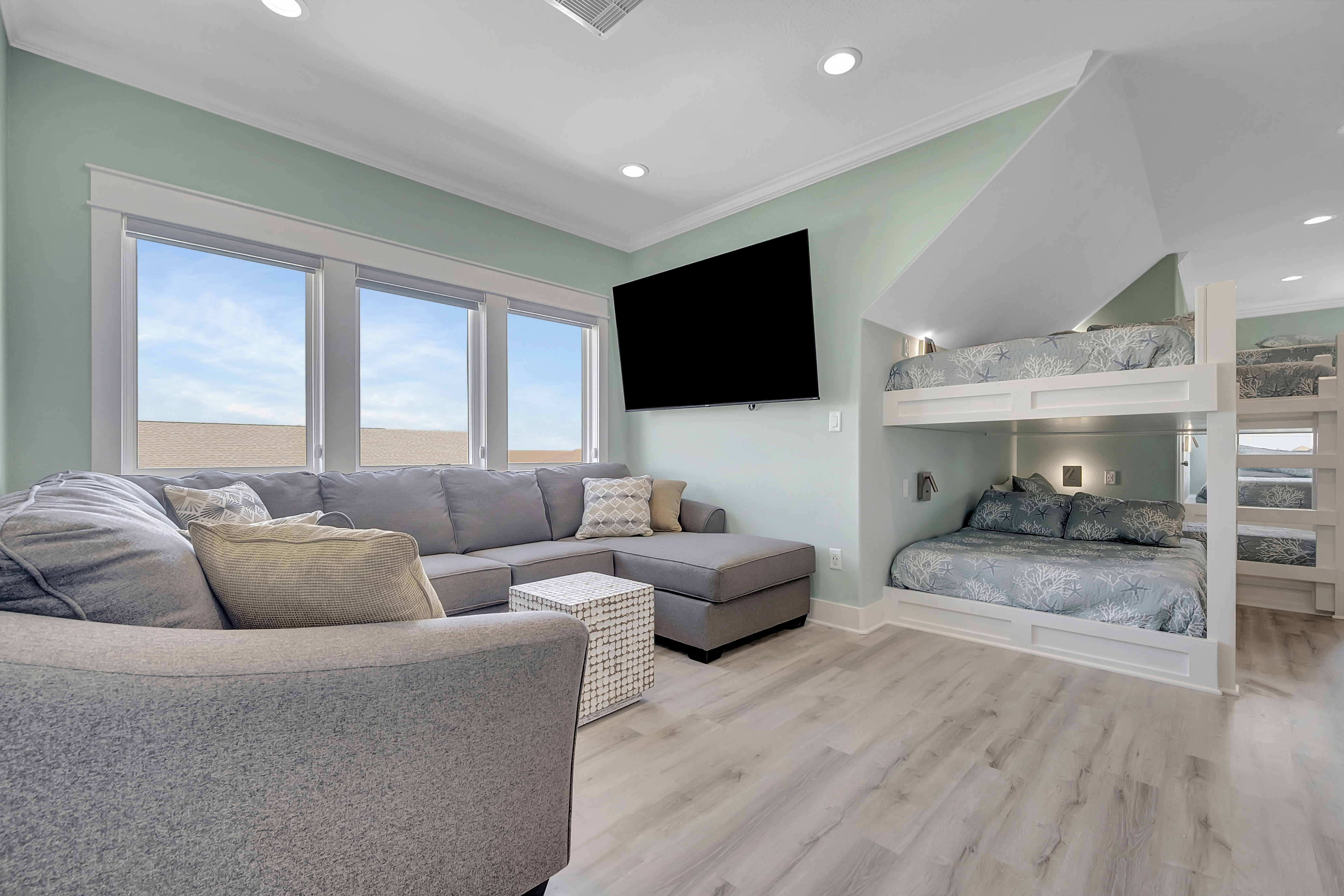 5 O' Clock Somewhere | Photo 86