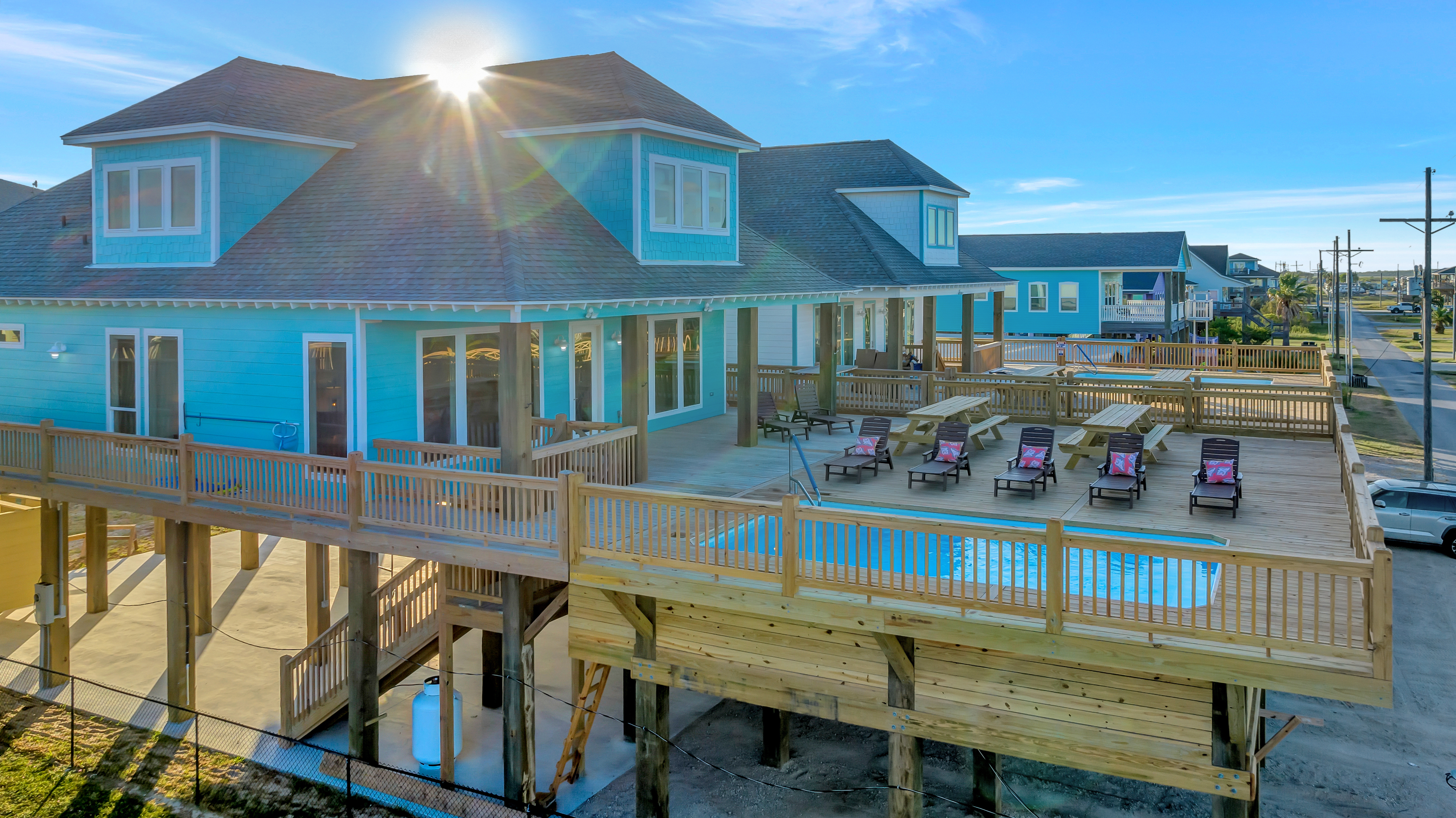 5 O' Clock Somewhere | Photo 9