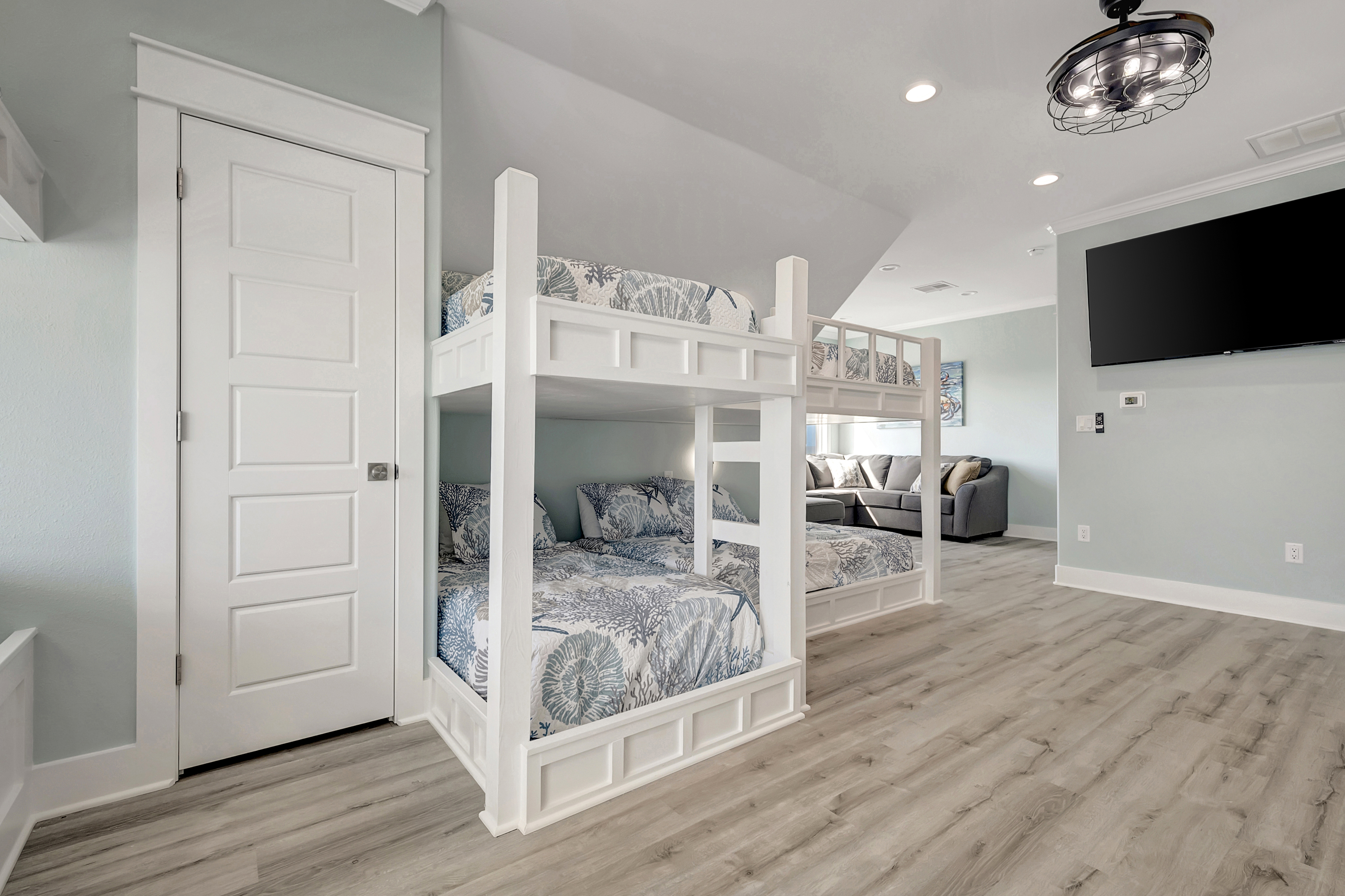 5 O' Clock Somewhere | Photo 36