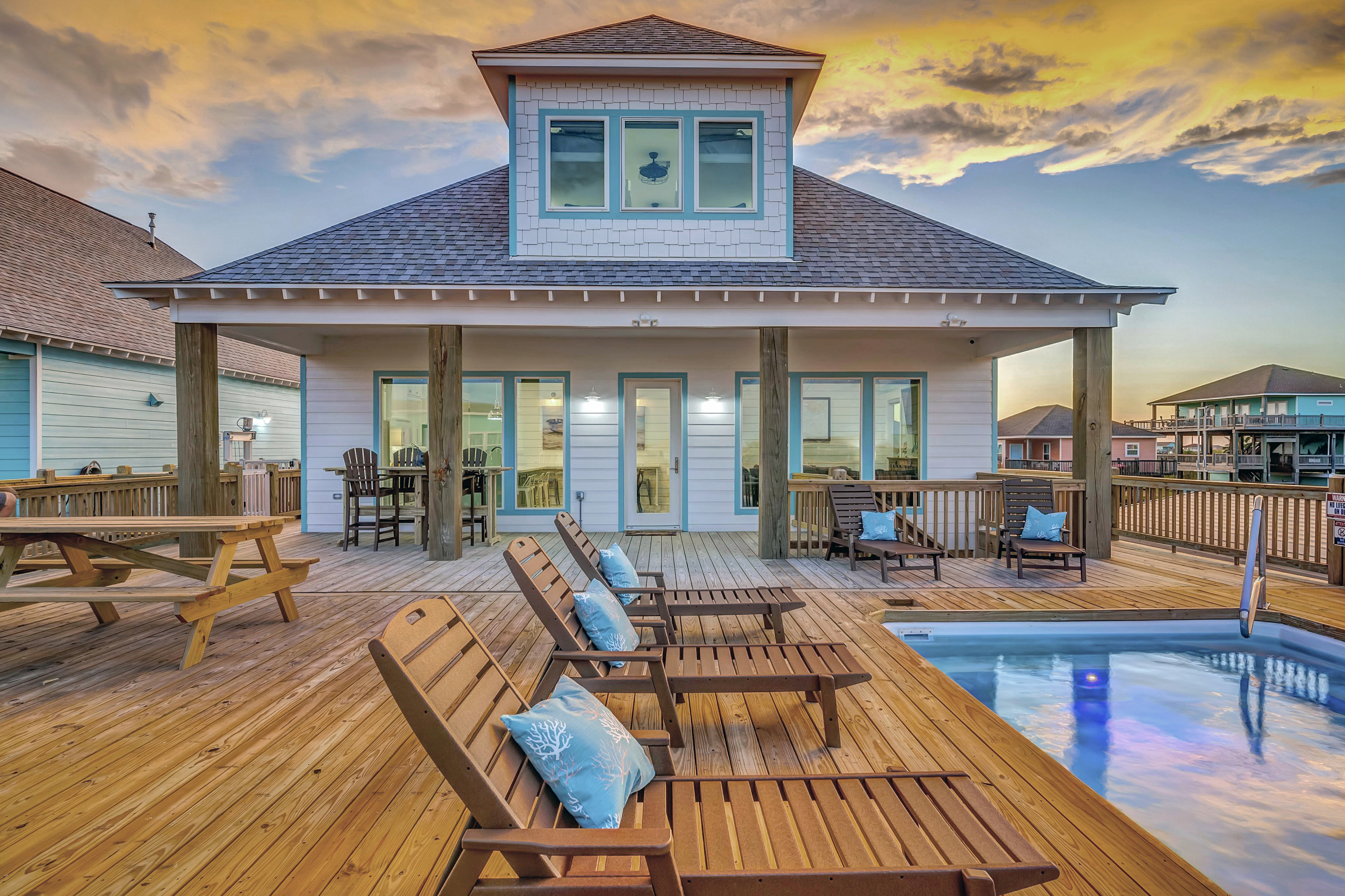 5 O' Clock Somewhere | Photo 101