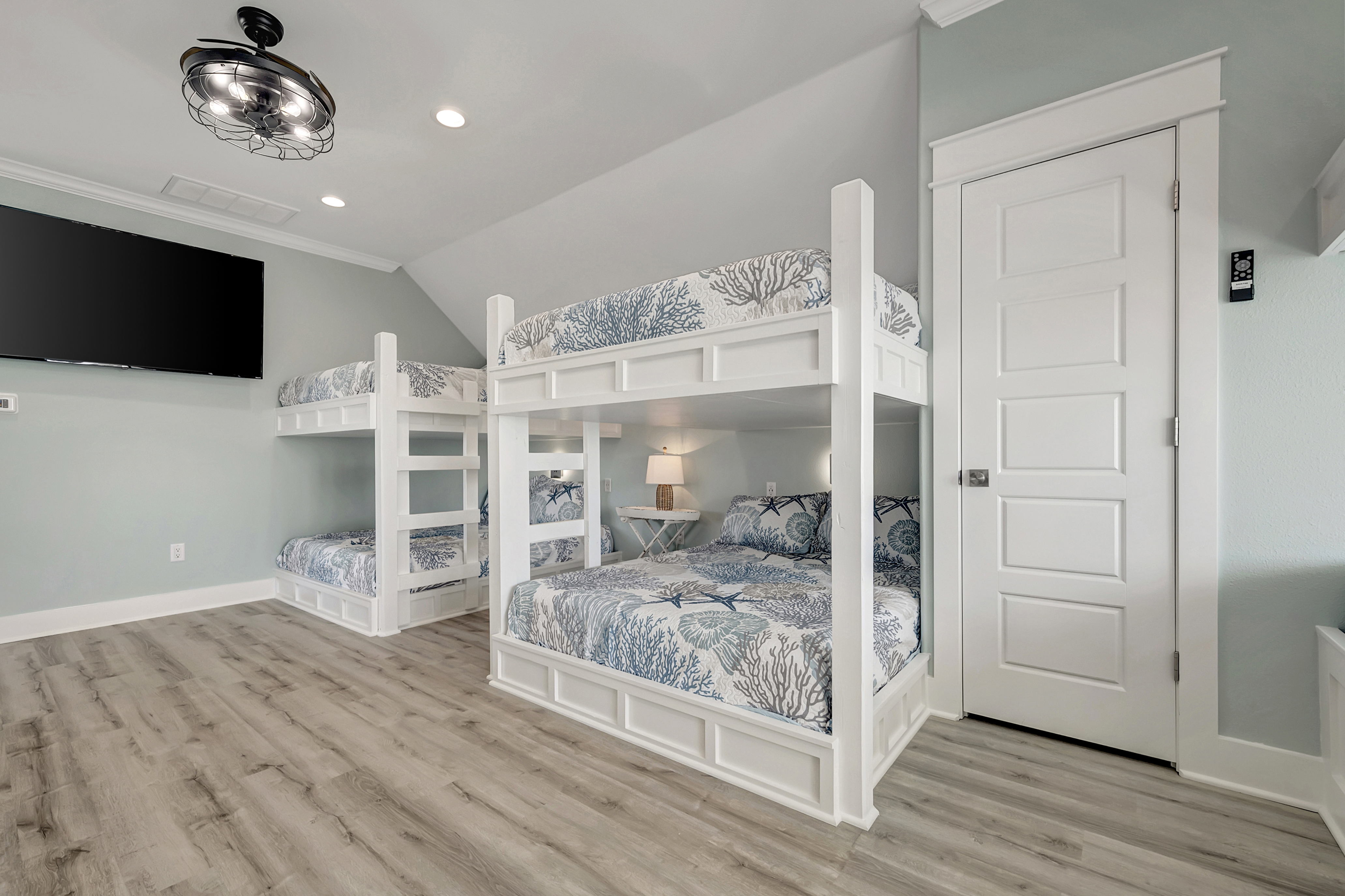 5 O' Clock Somewhere | Photo 34