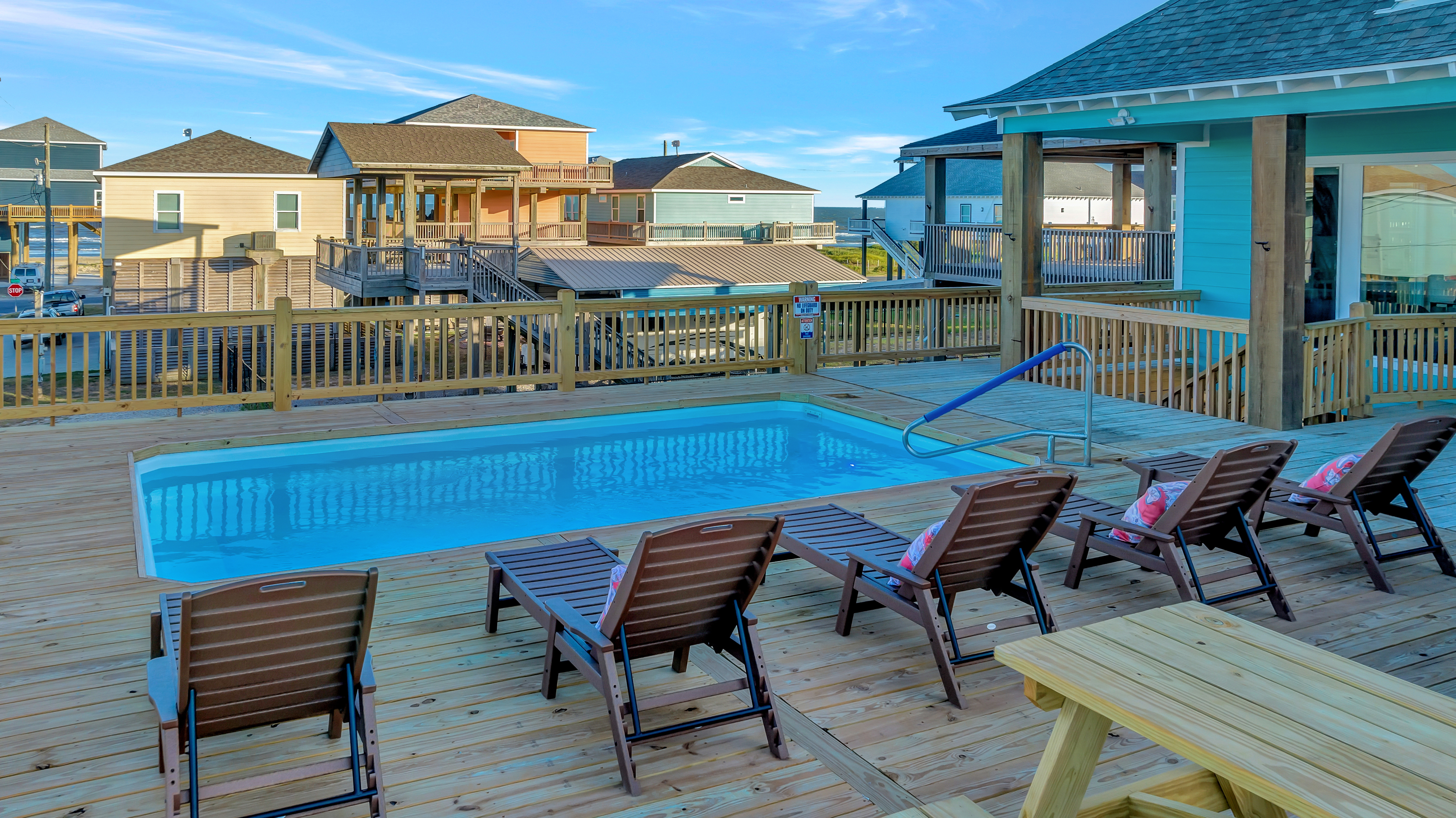 5 O' Clock Somewhere | Photo 4