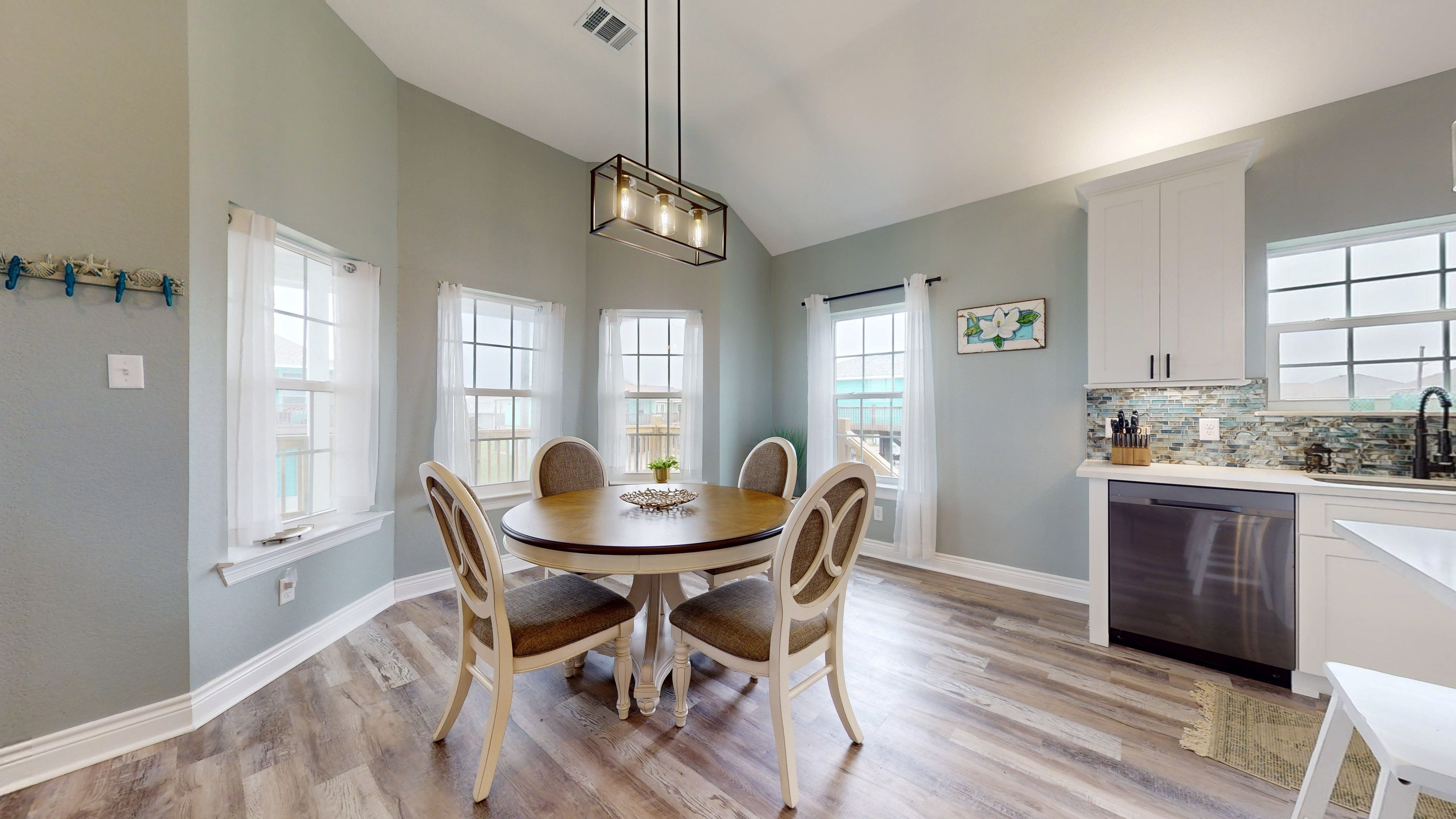 Le Bon Temps at the Beach | Photo 16