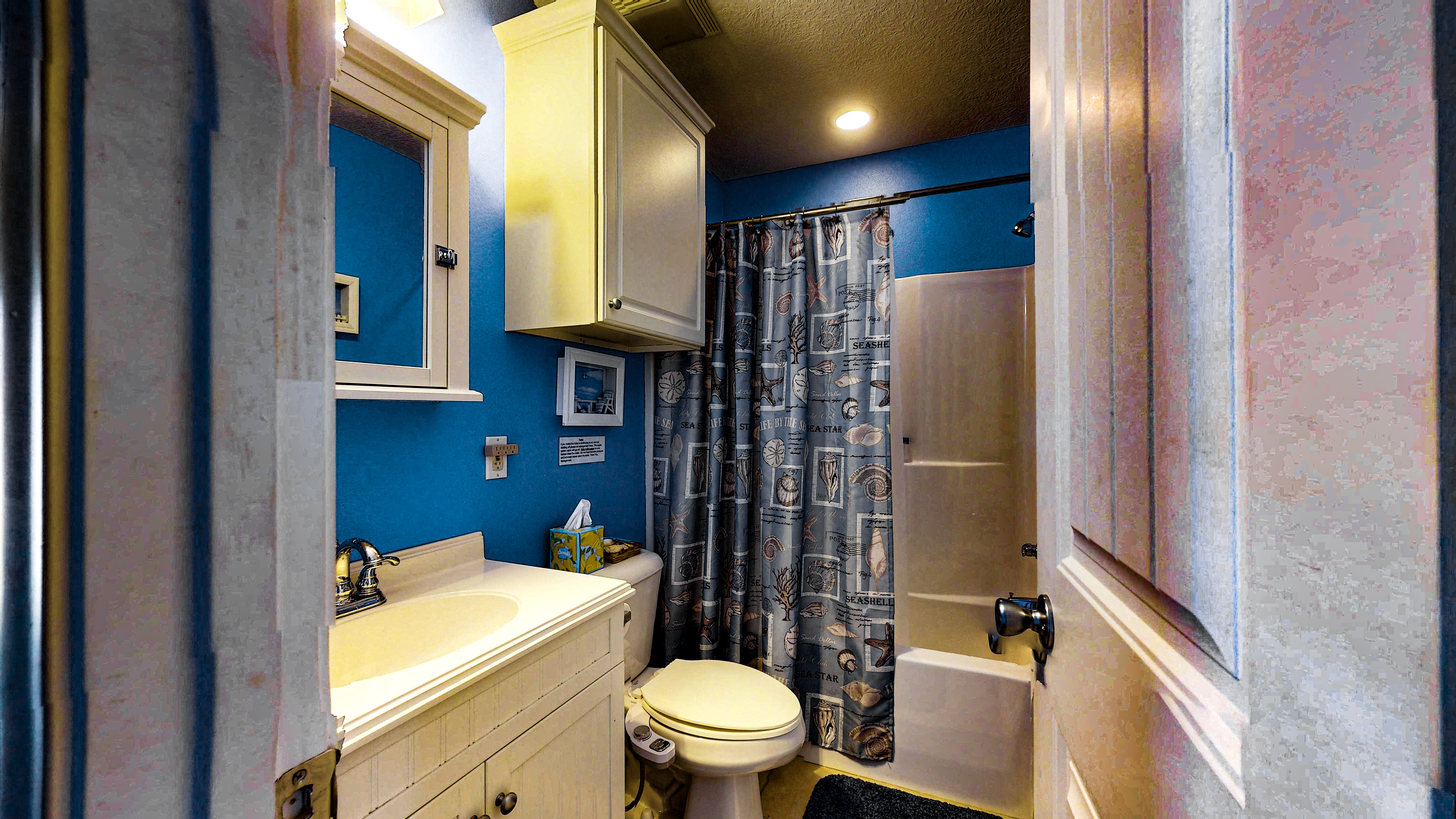 Blue Beacon | Photo 18