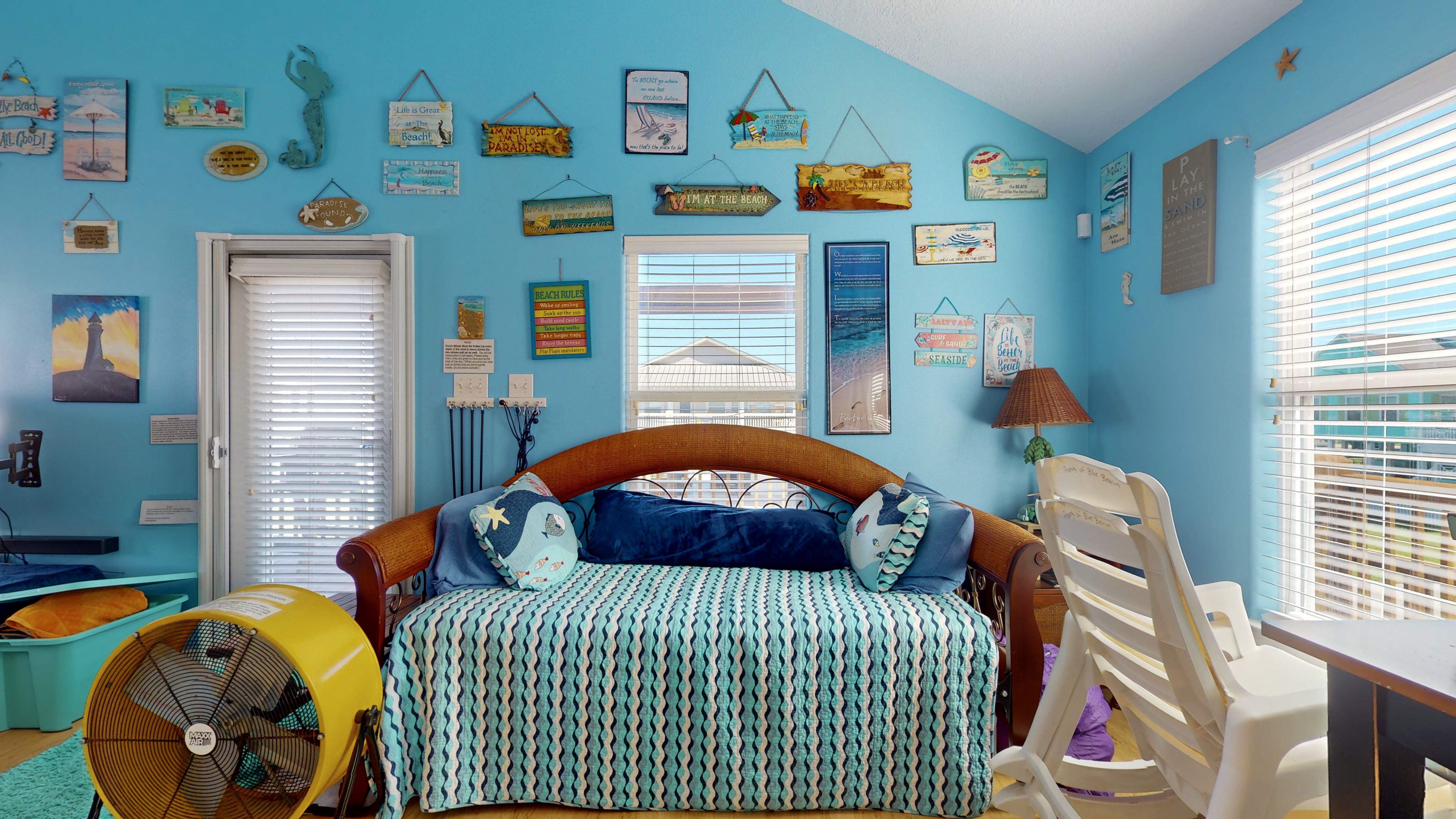 Blue Beacon | Photo 8