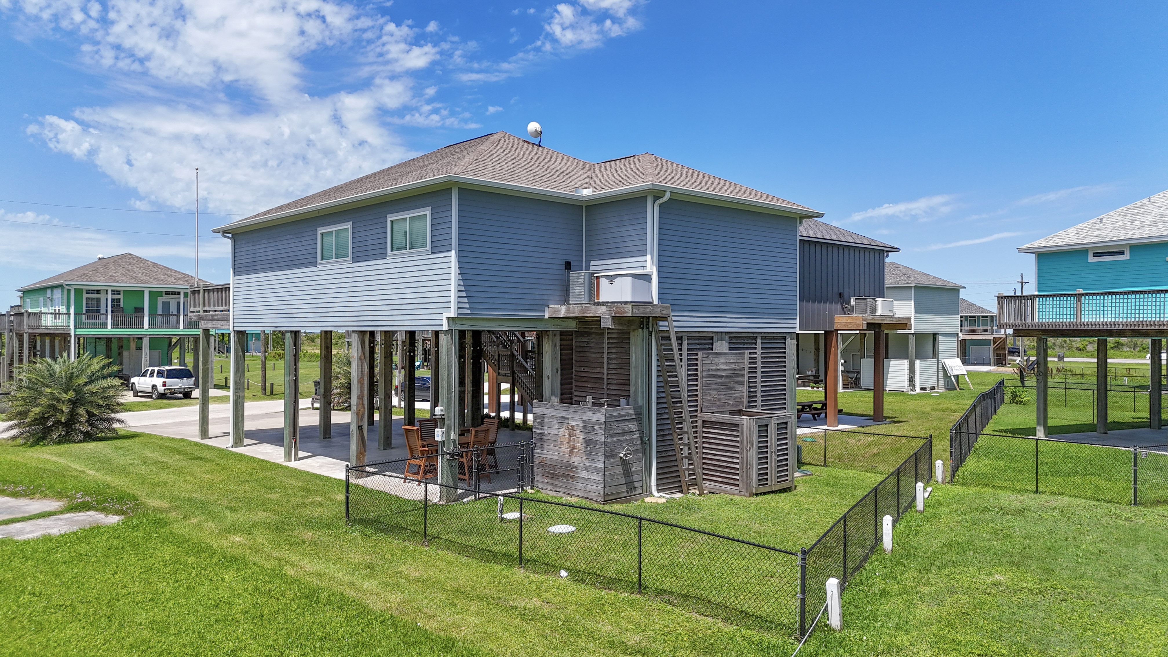 Shore Beats Work | Photo 36