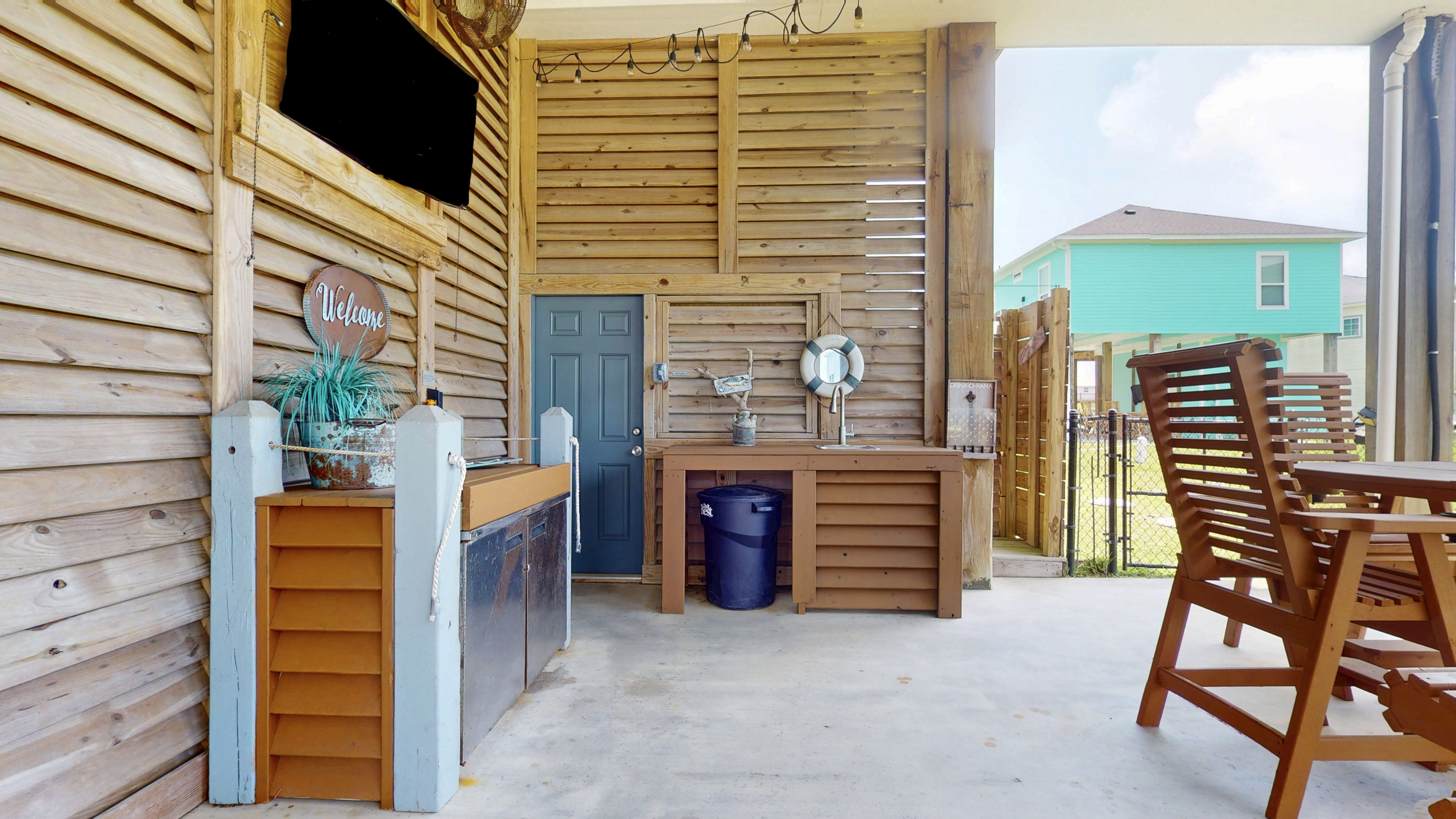 Shore Beats Work | Photo 22