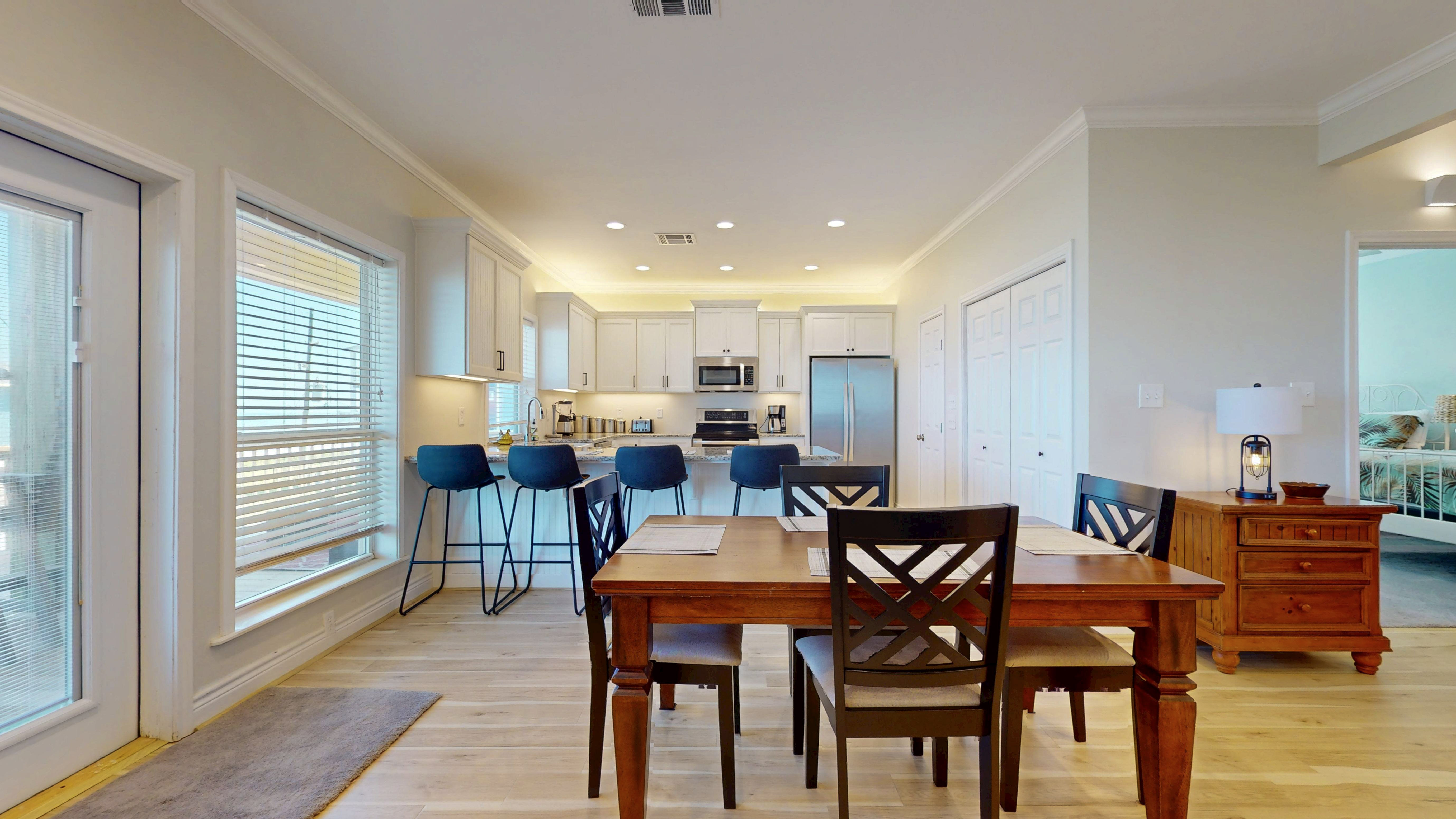 At Tides Edge | Photo 10