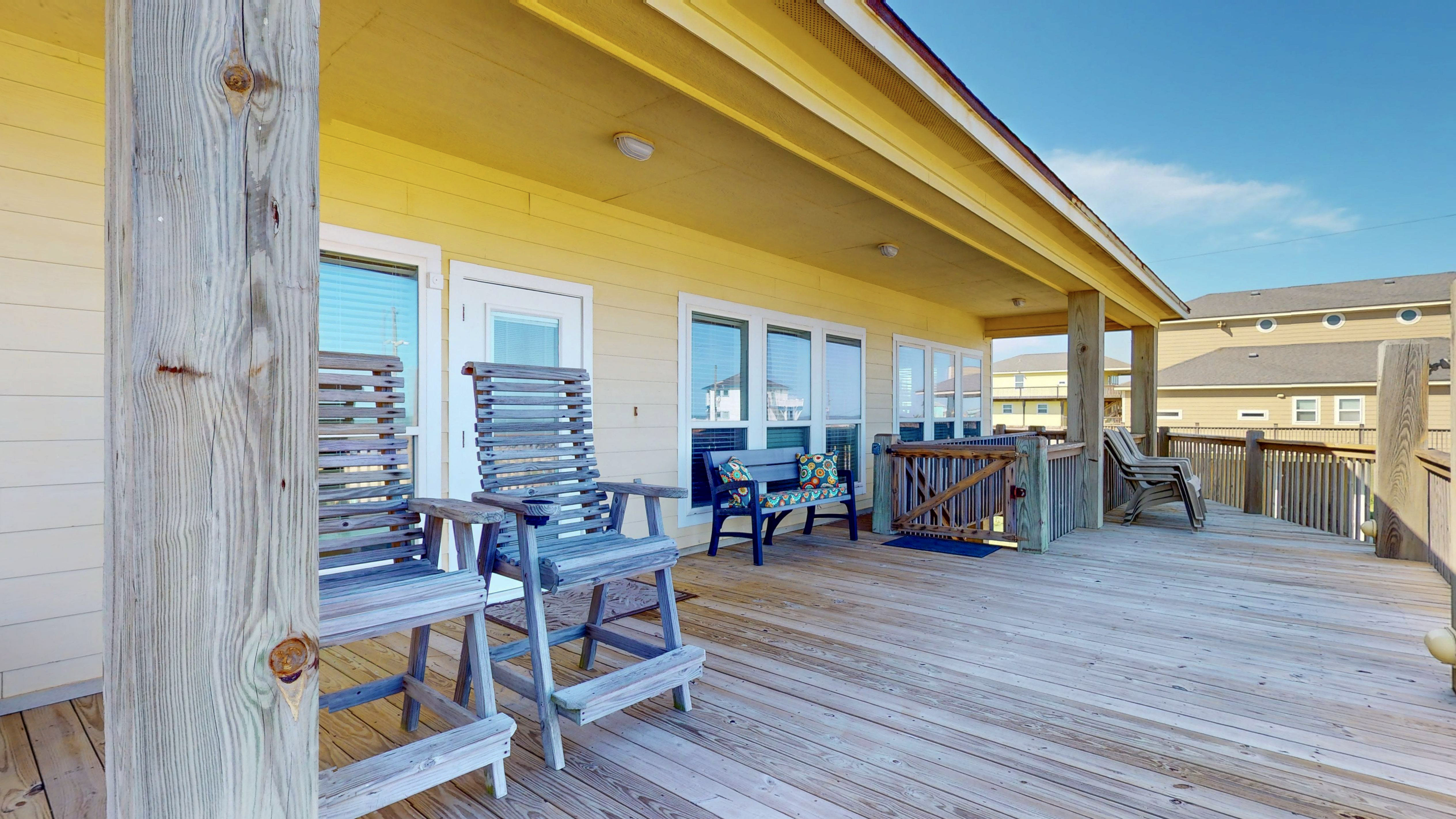 At Tides Edge | Photo 6