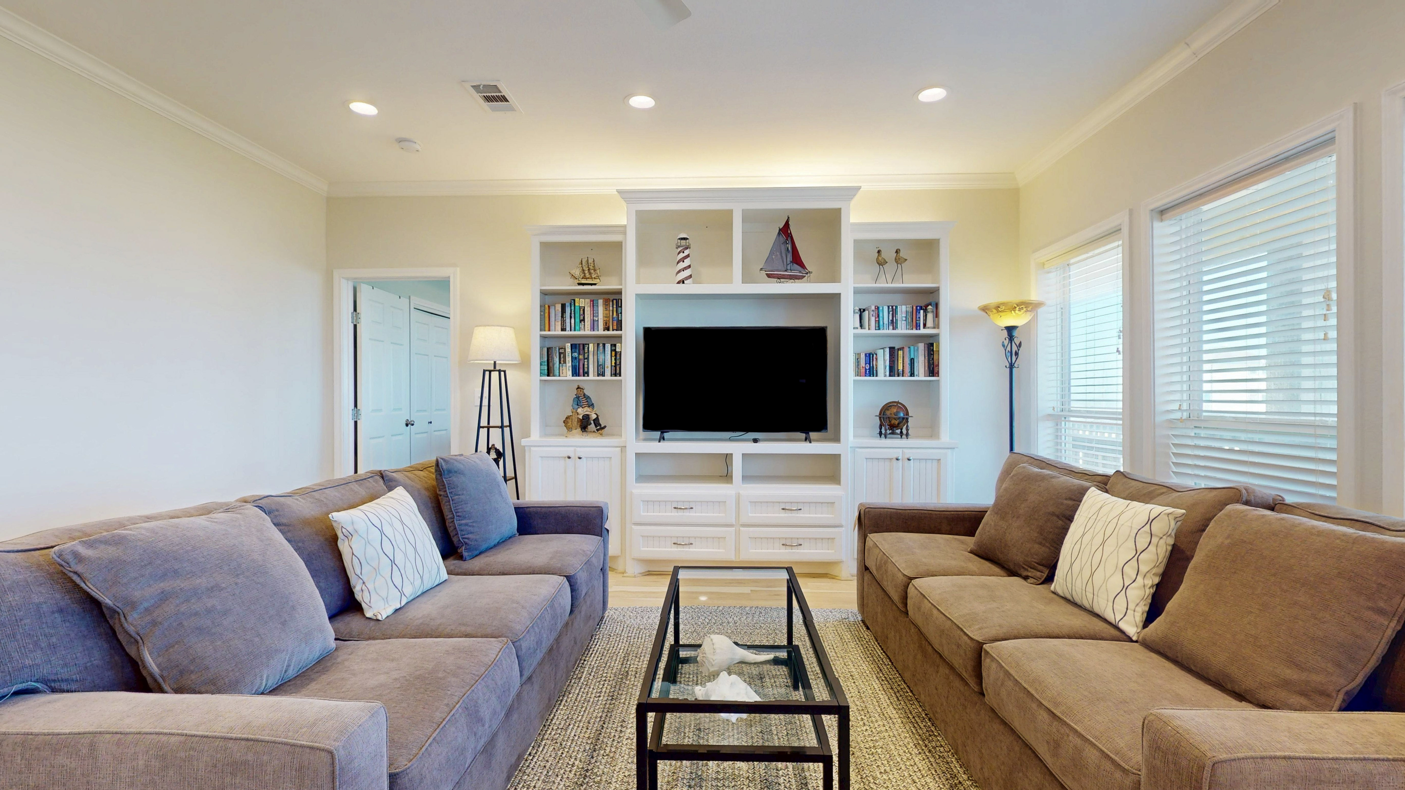 At Tides Edge | Photo 9