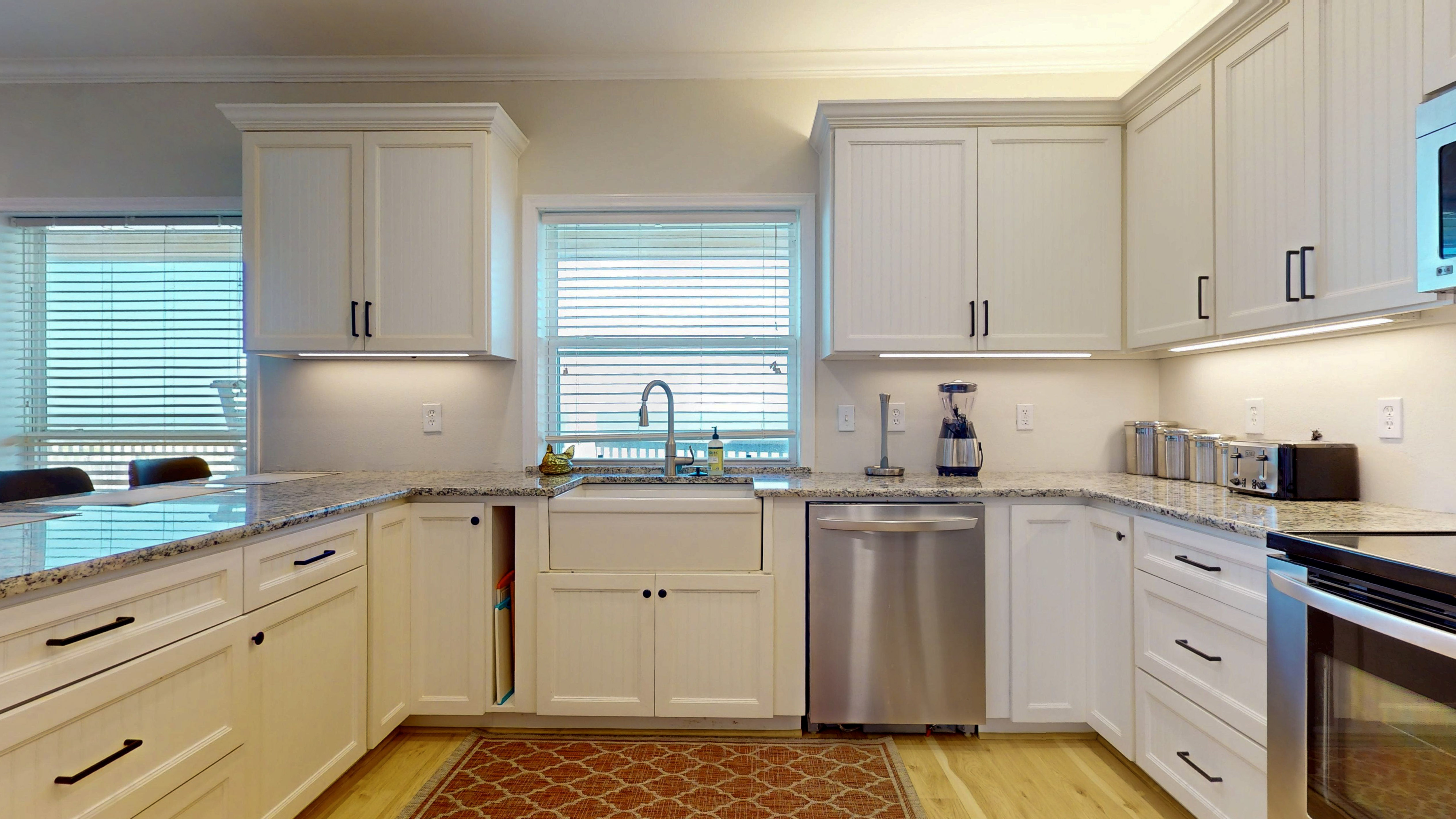 At Tides Edge | Photo 13