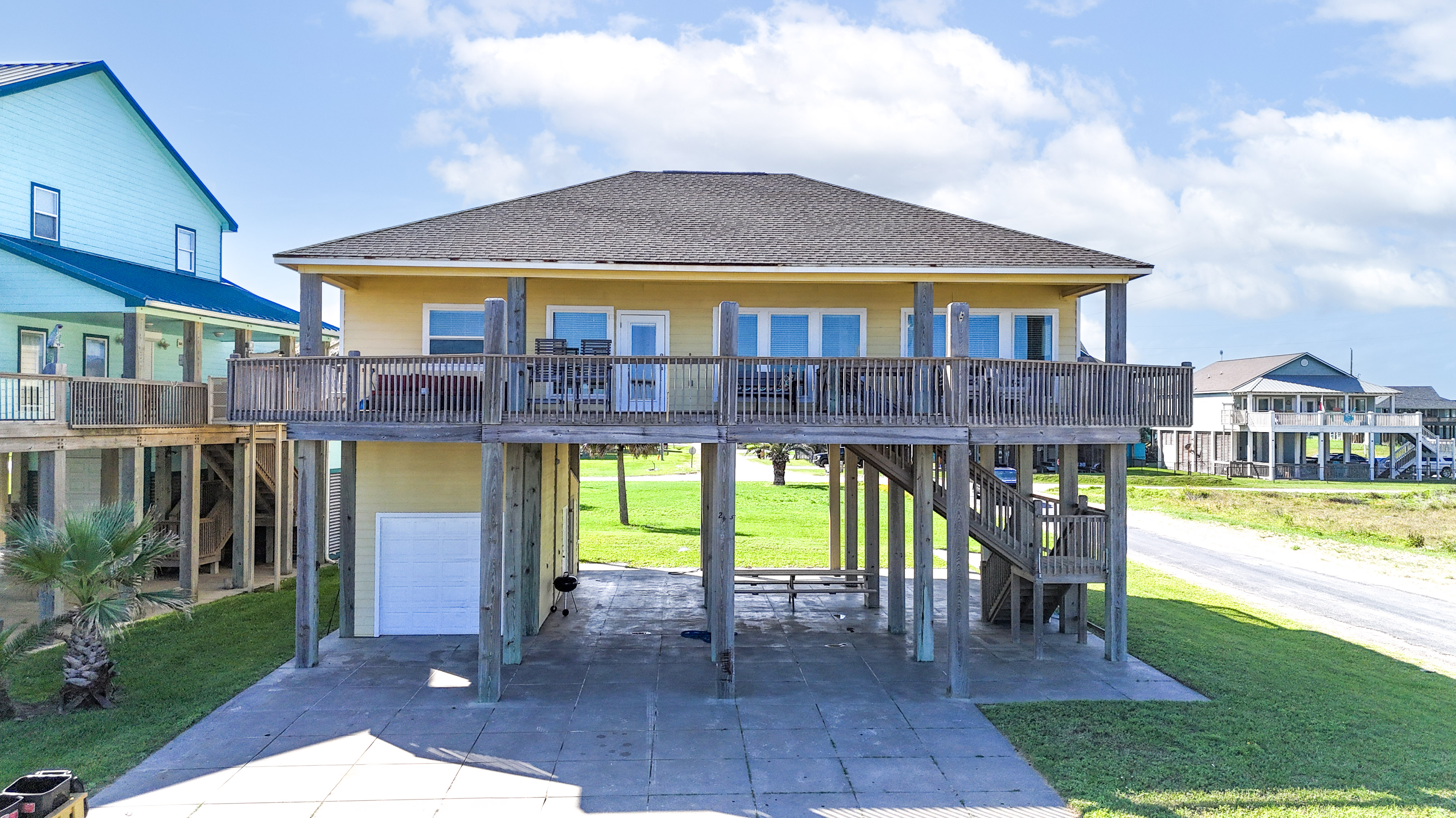 At Tides Edge | Photo 2