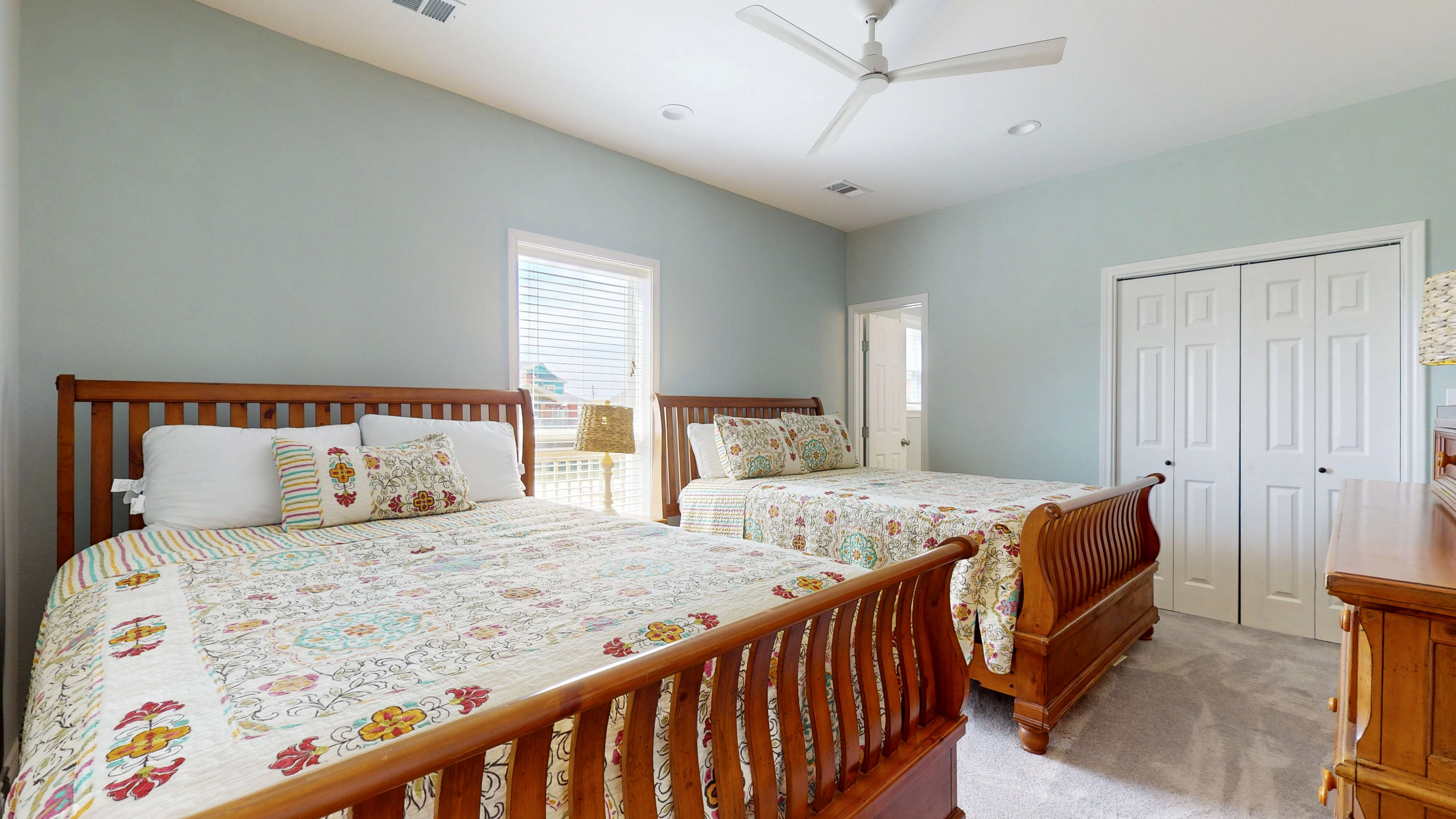 At Tides Edge | Photo 21