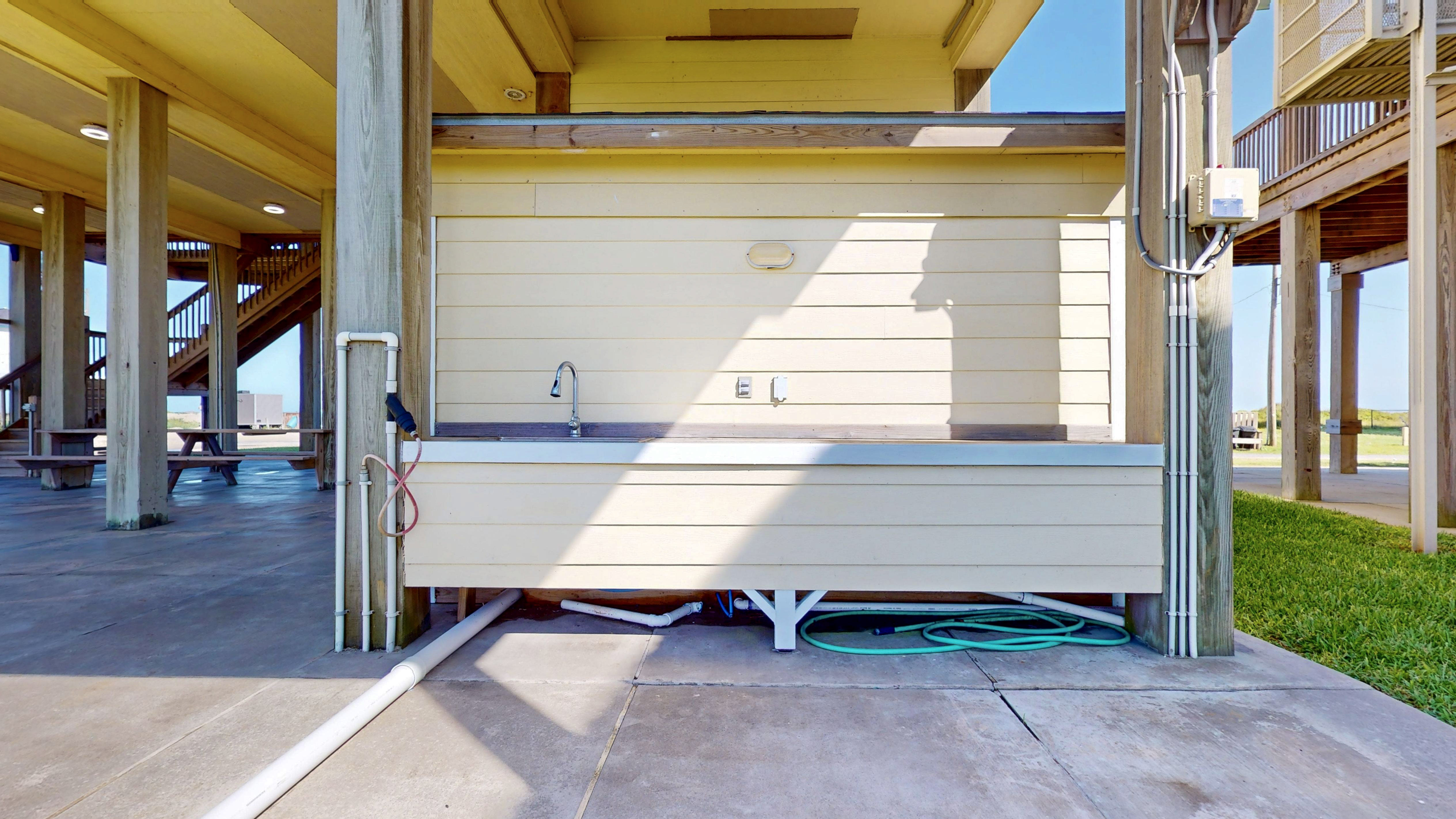 At Tides Edge | Photo 29