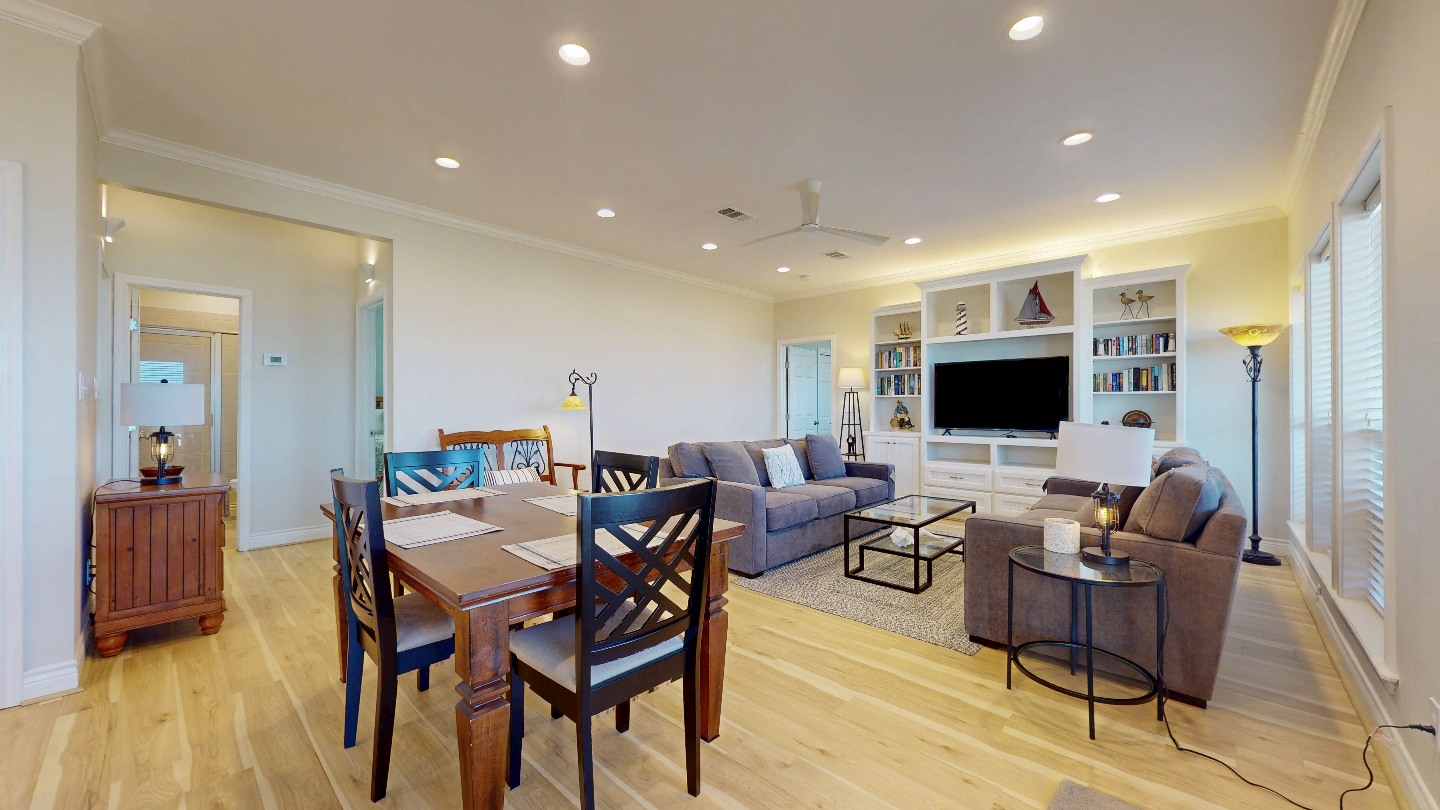 At Tides Edge | Photo 8