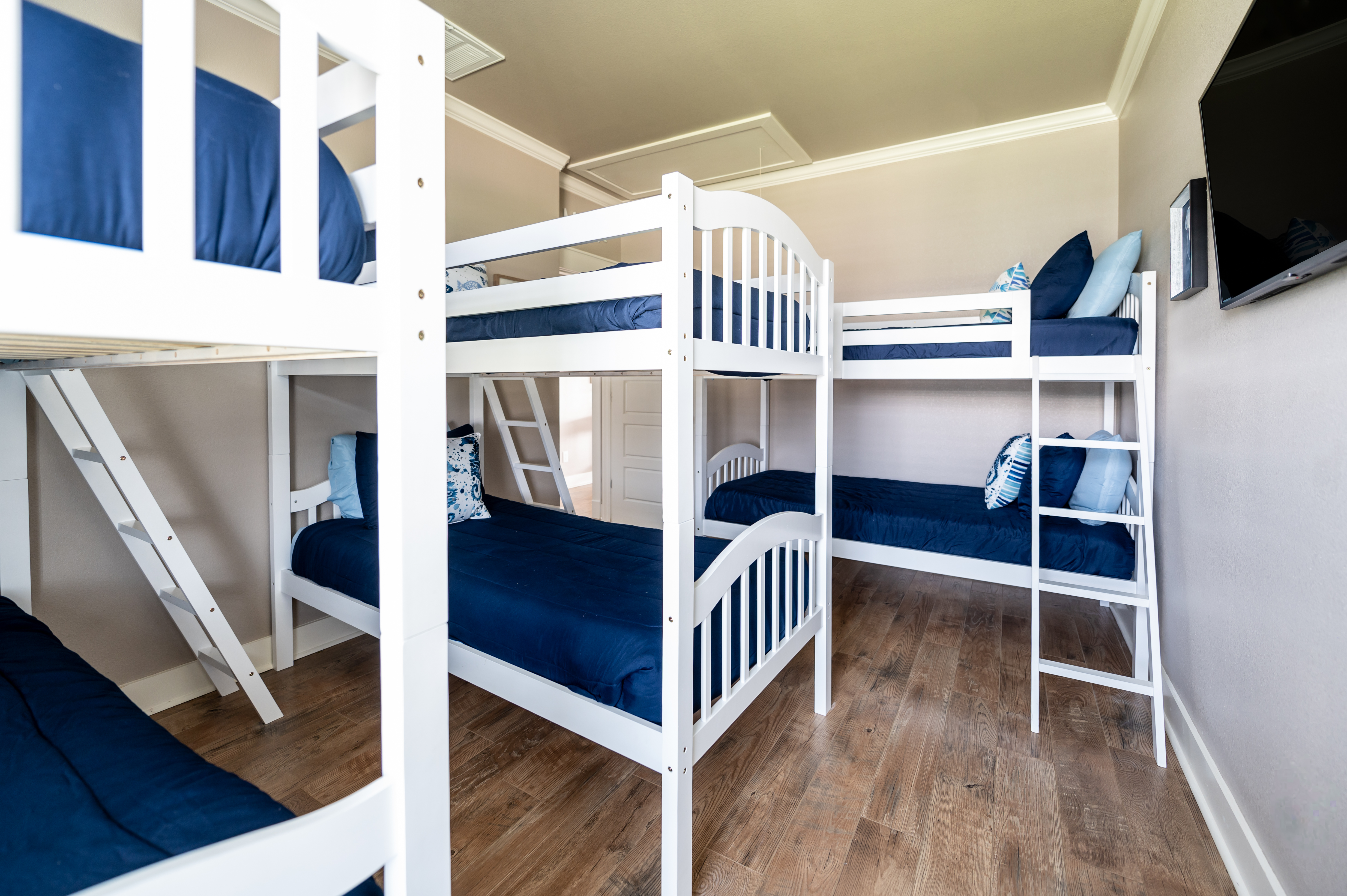 The Skipper | Photo 19