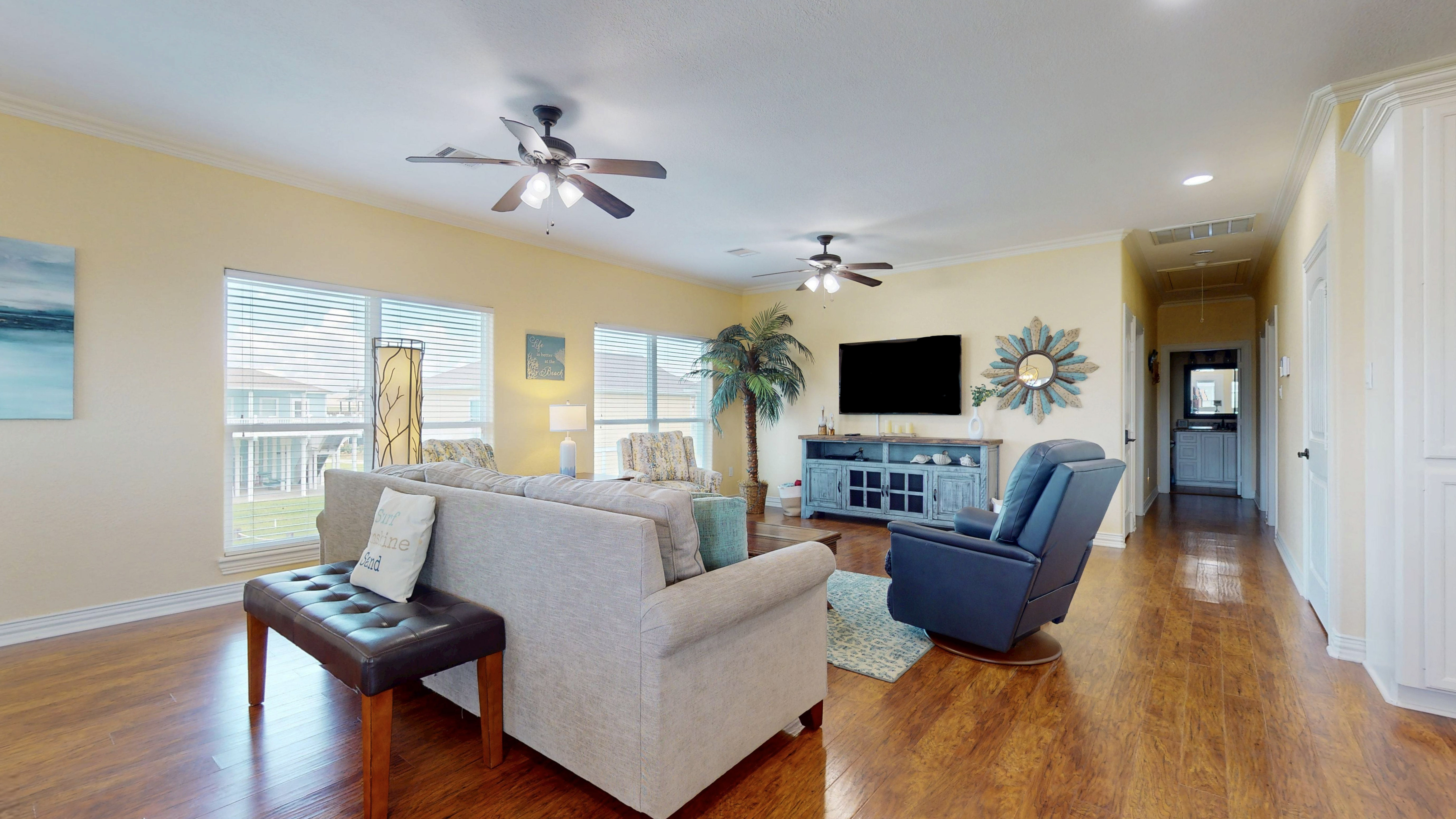 Bigfoot's Beach Bungalow | Photo 12