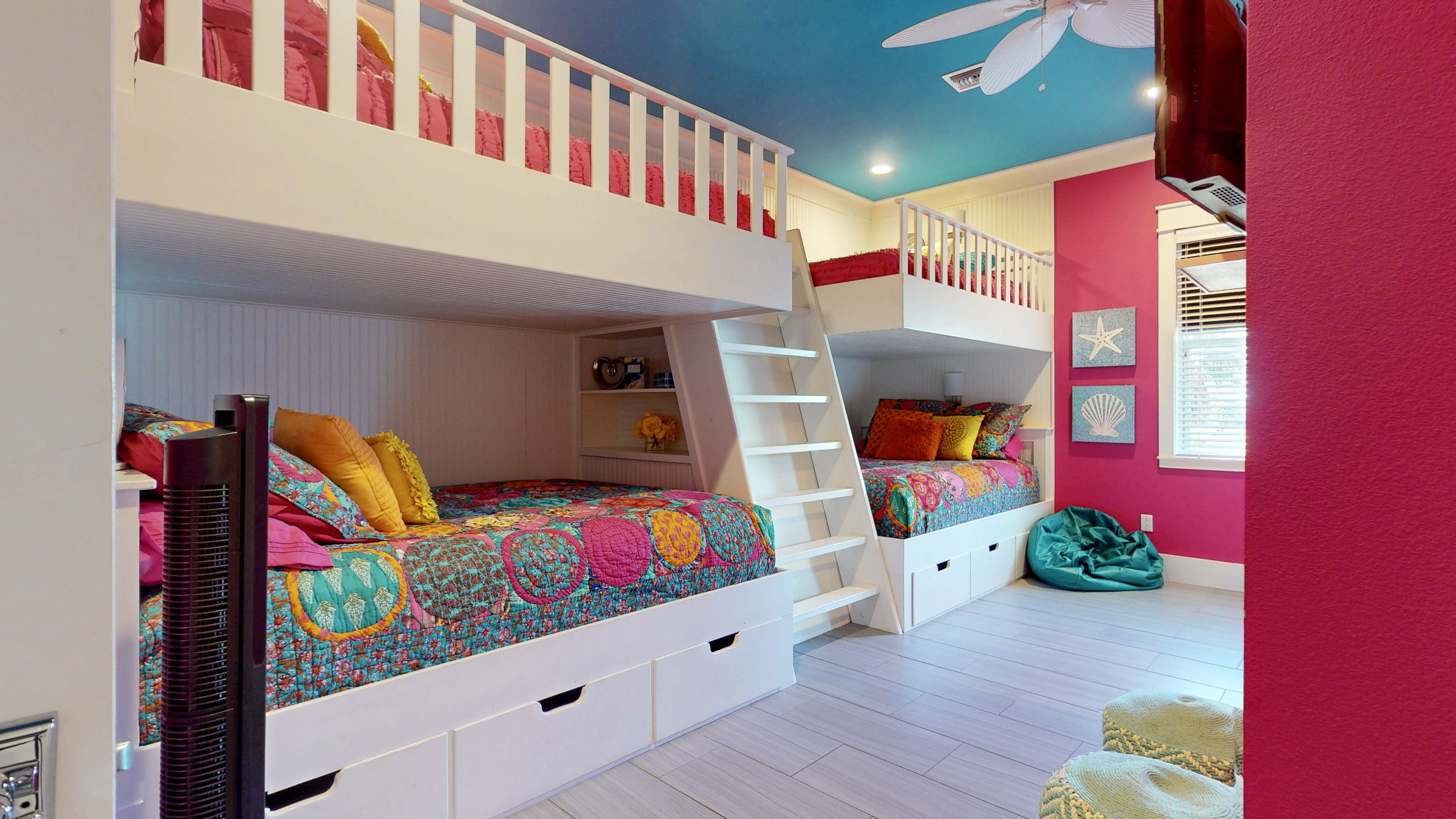 The Rowdy Pelican | Photo 33